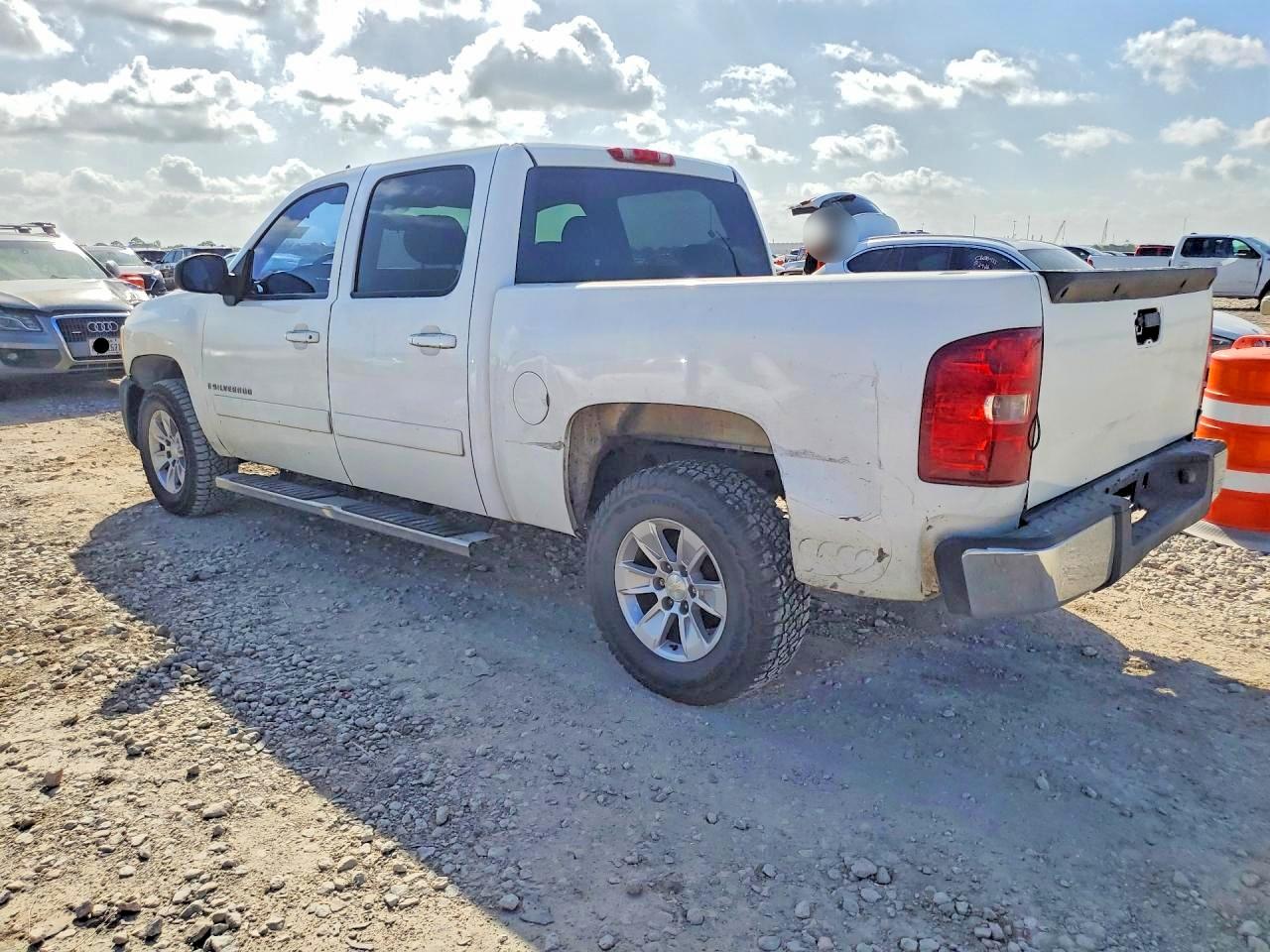 2008 Chevrolet Silverado C1500 White vin: 3GCEC13C28G230316