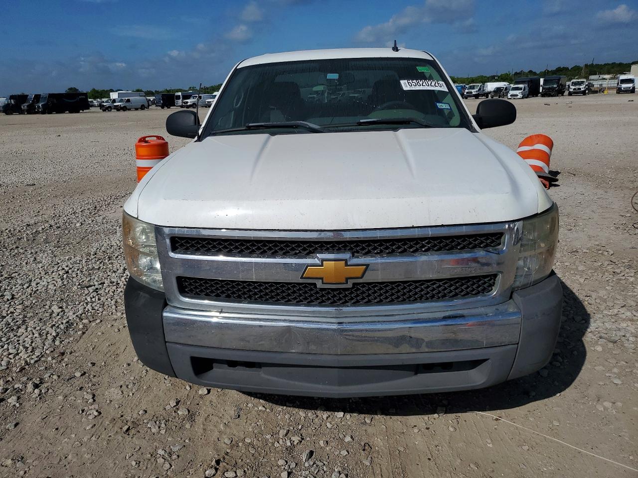 2008 Chevrolet Silverado C1500 White vin: 3GCEC13C28G230316