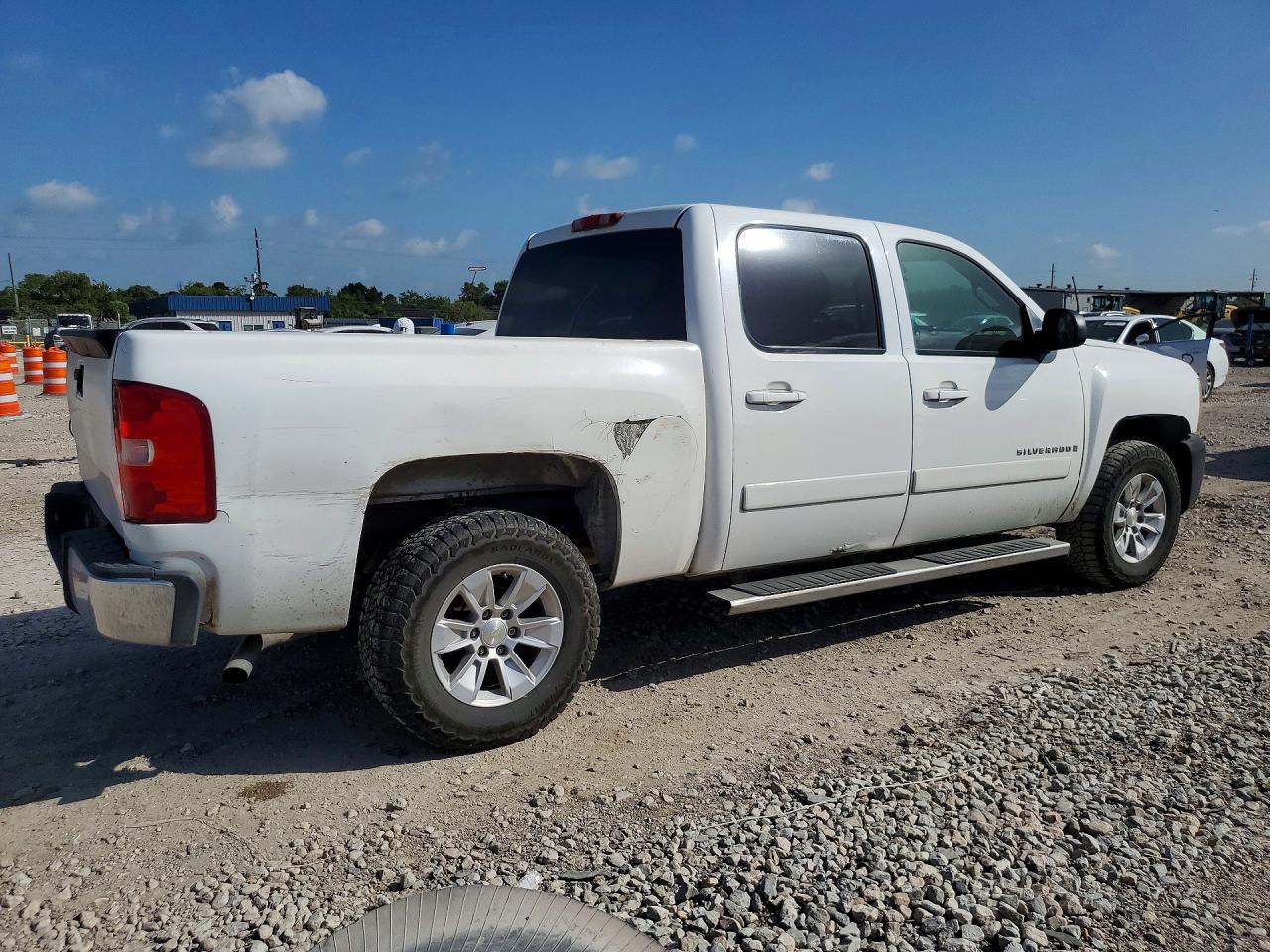 2008 Chevrolet Silverado C1500 White vin: 3GCEC13C28G230316