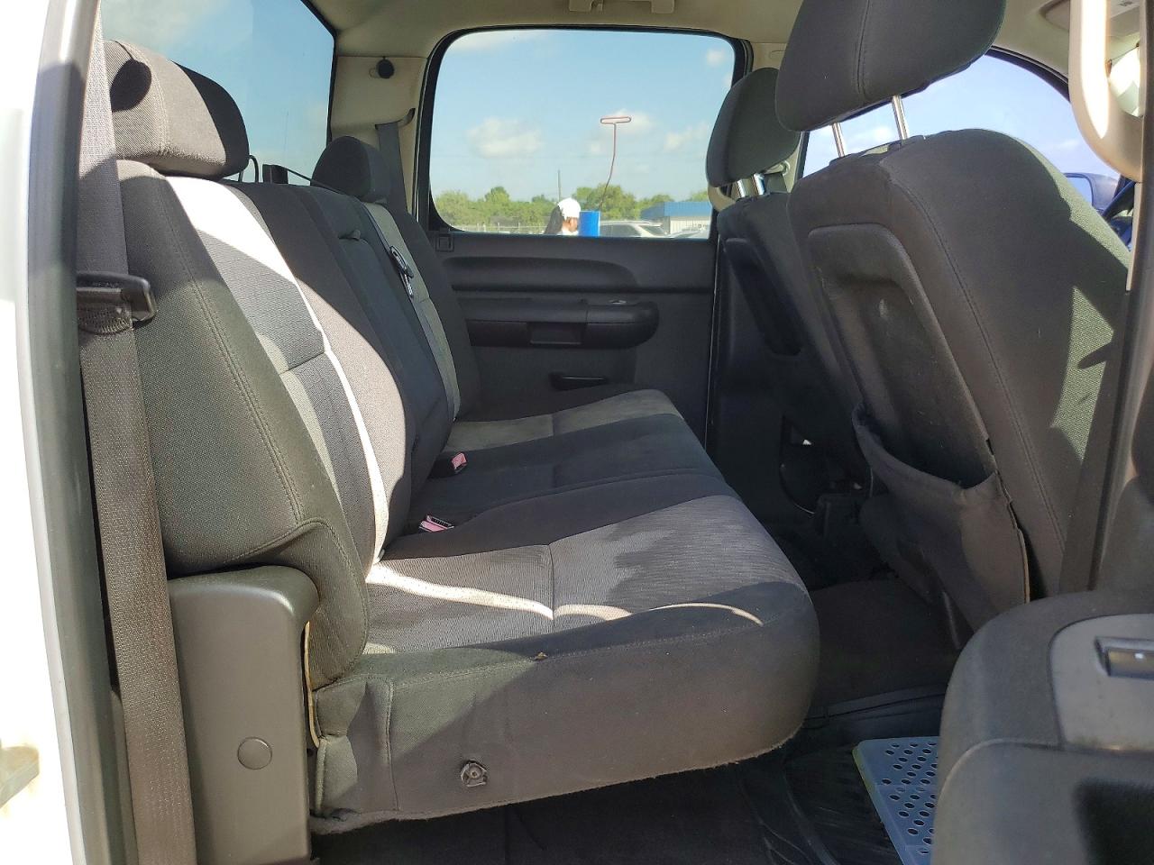 2008 Chevrolet Silverado C1500 White vin: 3GCEC13C28G230316