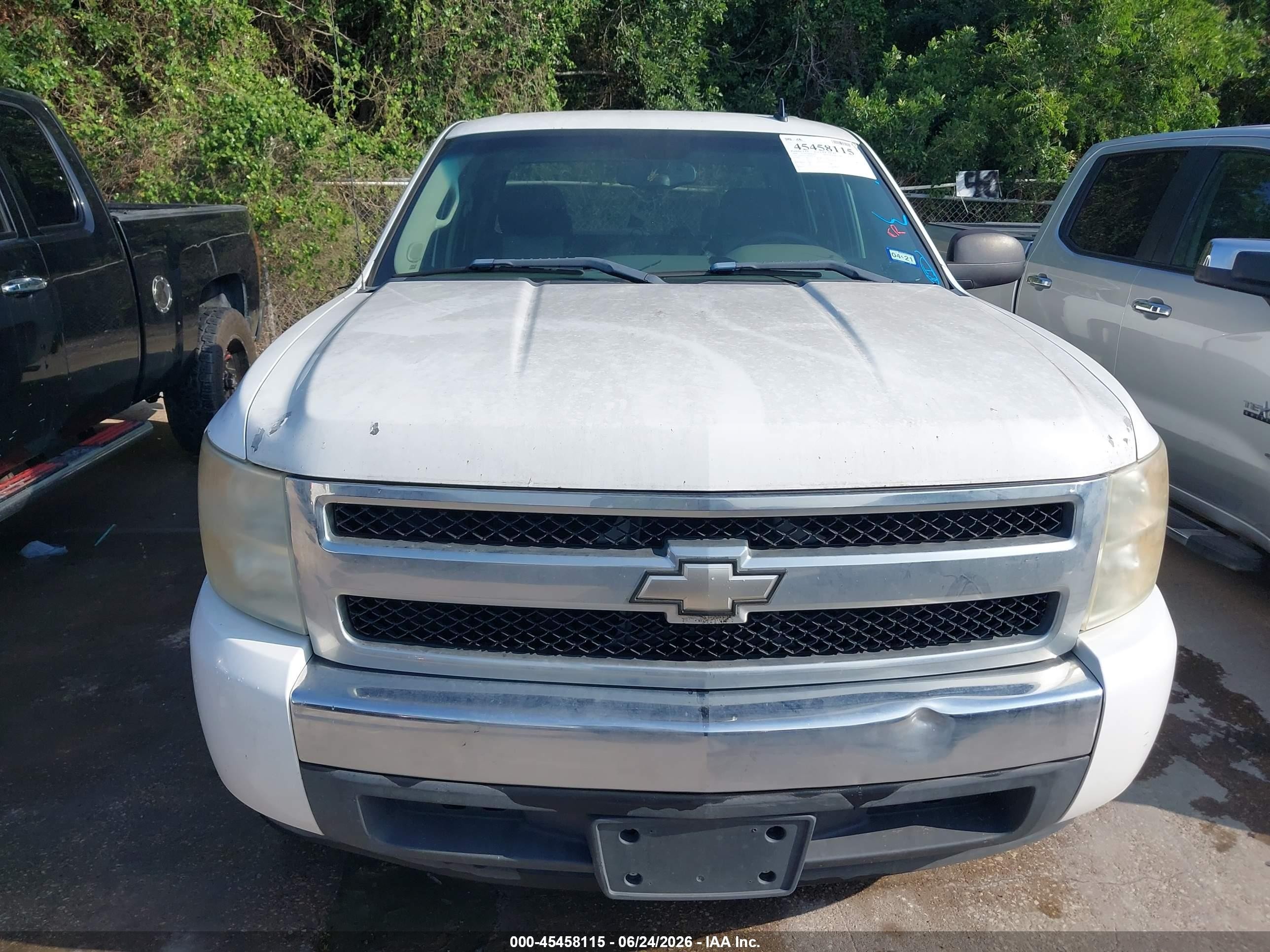 2008 Chevrolet Silverado 1500 Ls White vin: 3GCEC13C58G302724