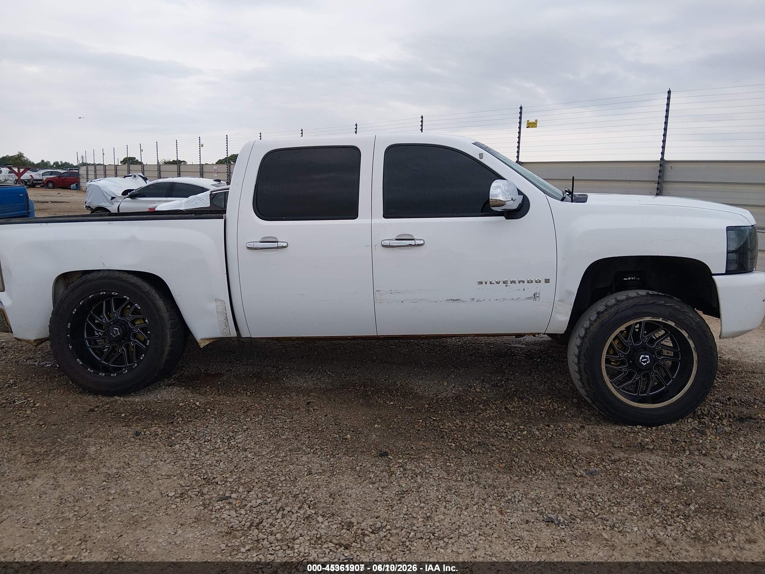 2009 Chevrolet Silverado 1500 Ls White vin: 3GCEC13CX9G248435