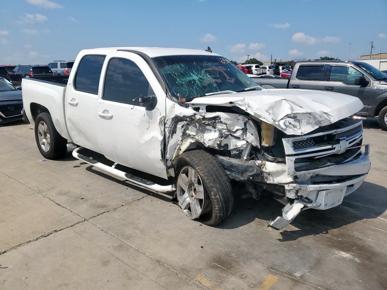 2007 Chevrolet Silverado C1500 Crew Cab White vin: 3GCEC13J77G520256