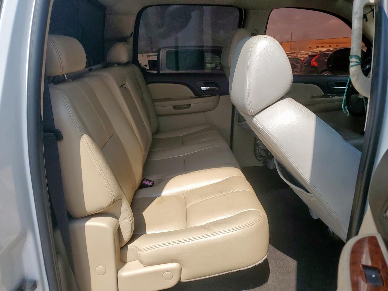 2007 Chevrolet Silverado C1500 Crew Cab White vin: 3GCEC13J77G520256