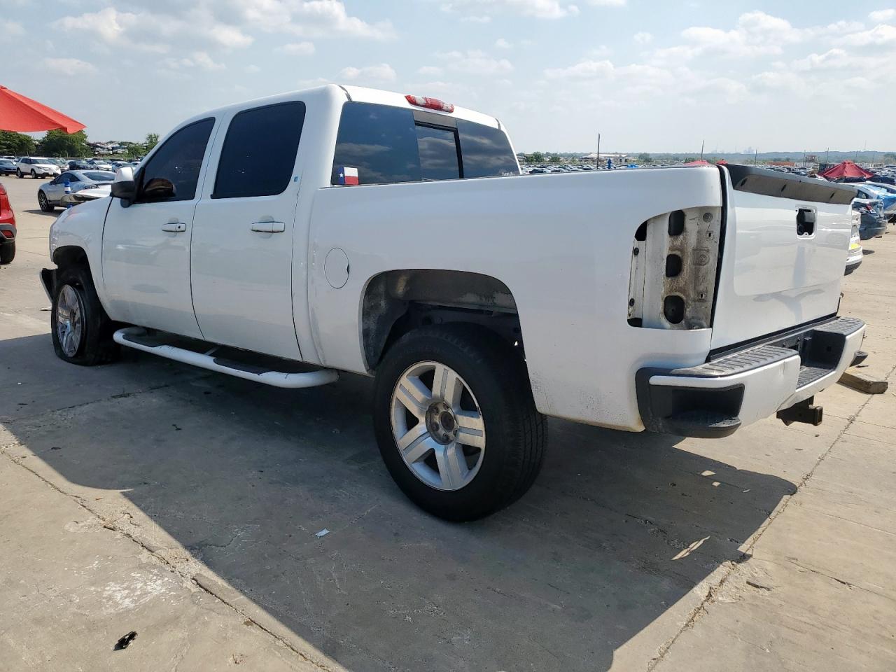 2007 Chevrolet Silverado C1500 Crew Cab White vin: 3GCEC13J77G520256