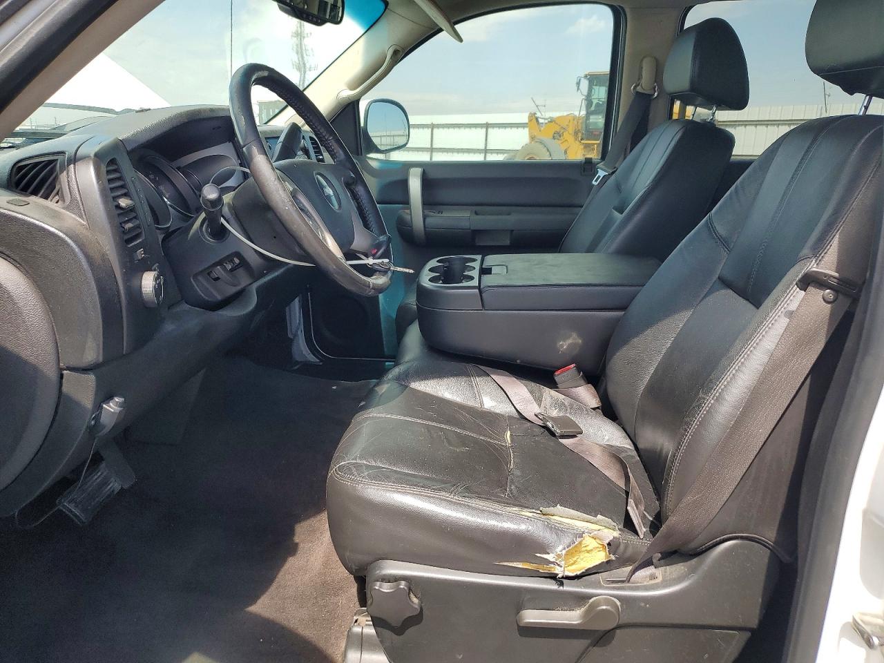 2008 Chevrolet Silverado C1500 White vin: 3GCEC13J98G269077