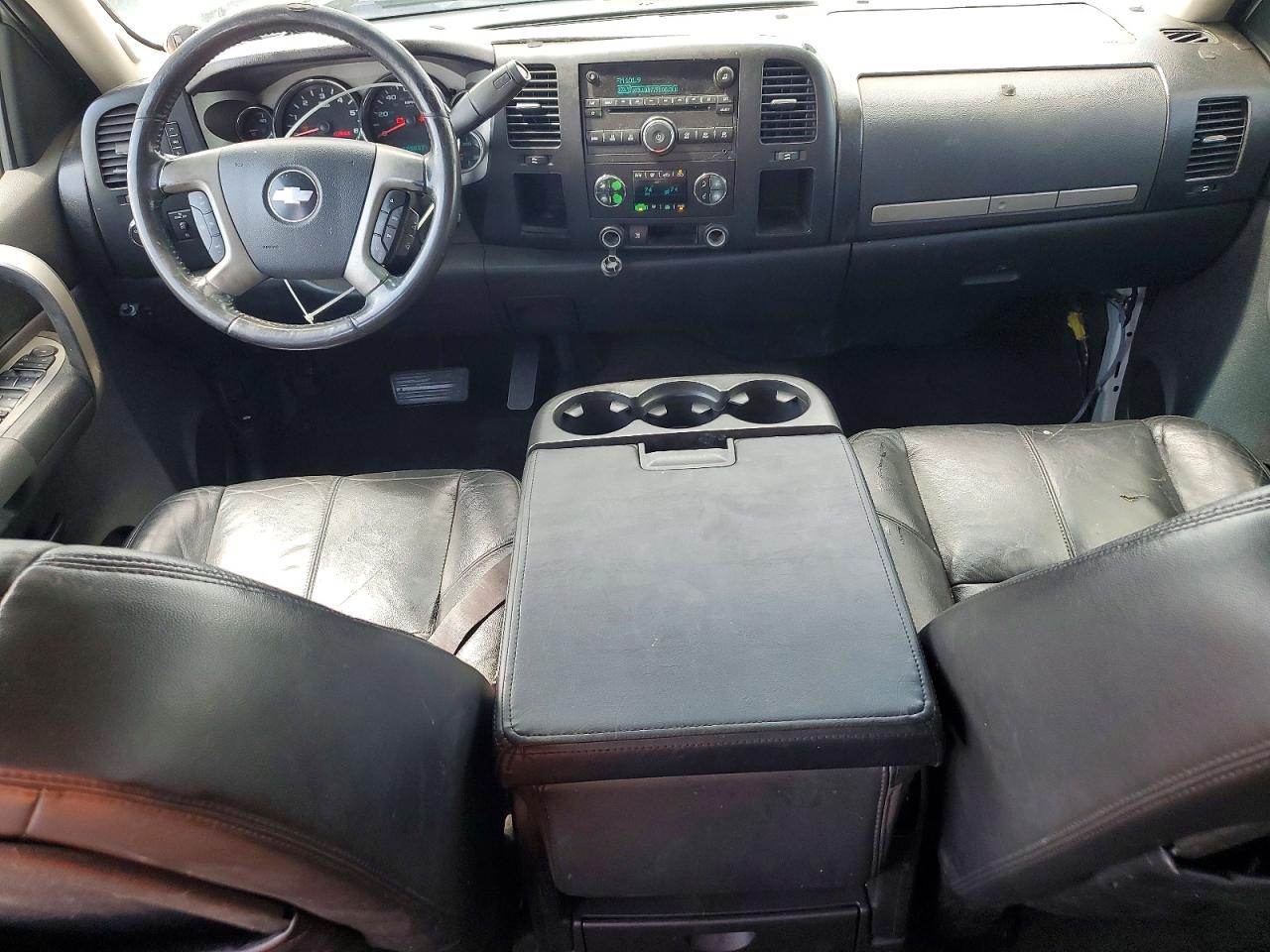 2008 Chevrolet Silverado C1500 White vin: 3GCEC13J98G269077