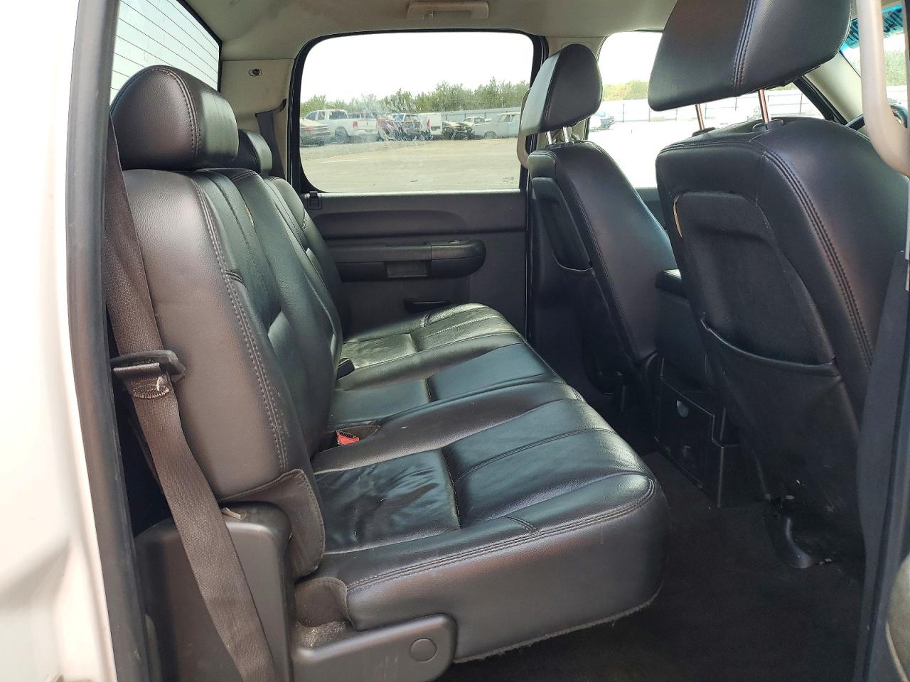 2008 Chevrolet Silverado C1500 White vin: 3GCEC13J98G269077