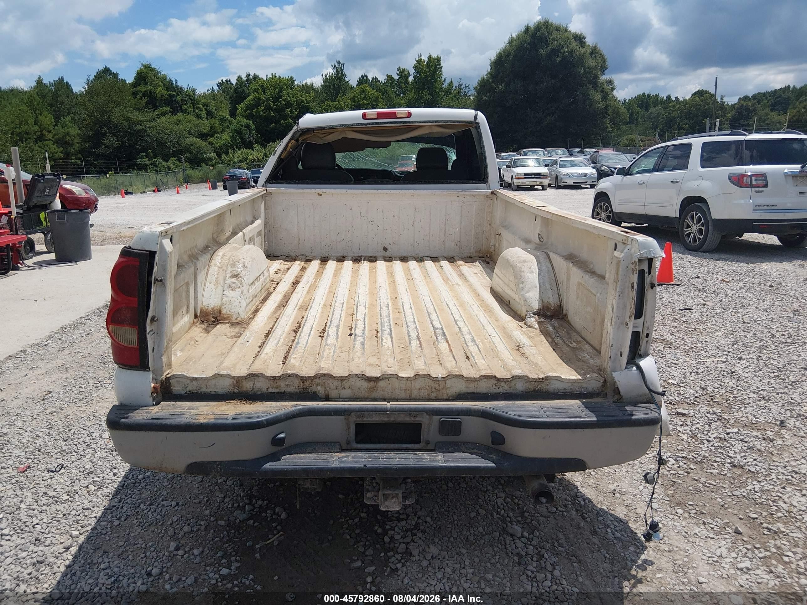 2006 Chevrolet Silverado 1500 Work Truck White vin: 3GCEC14V36G142517