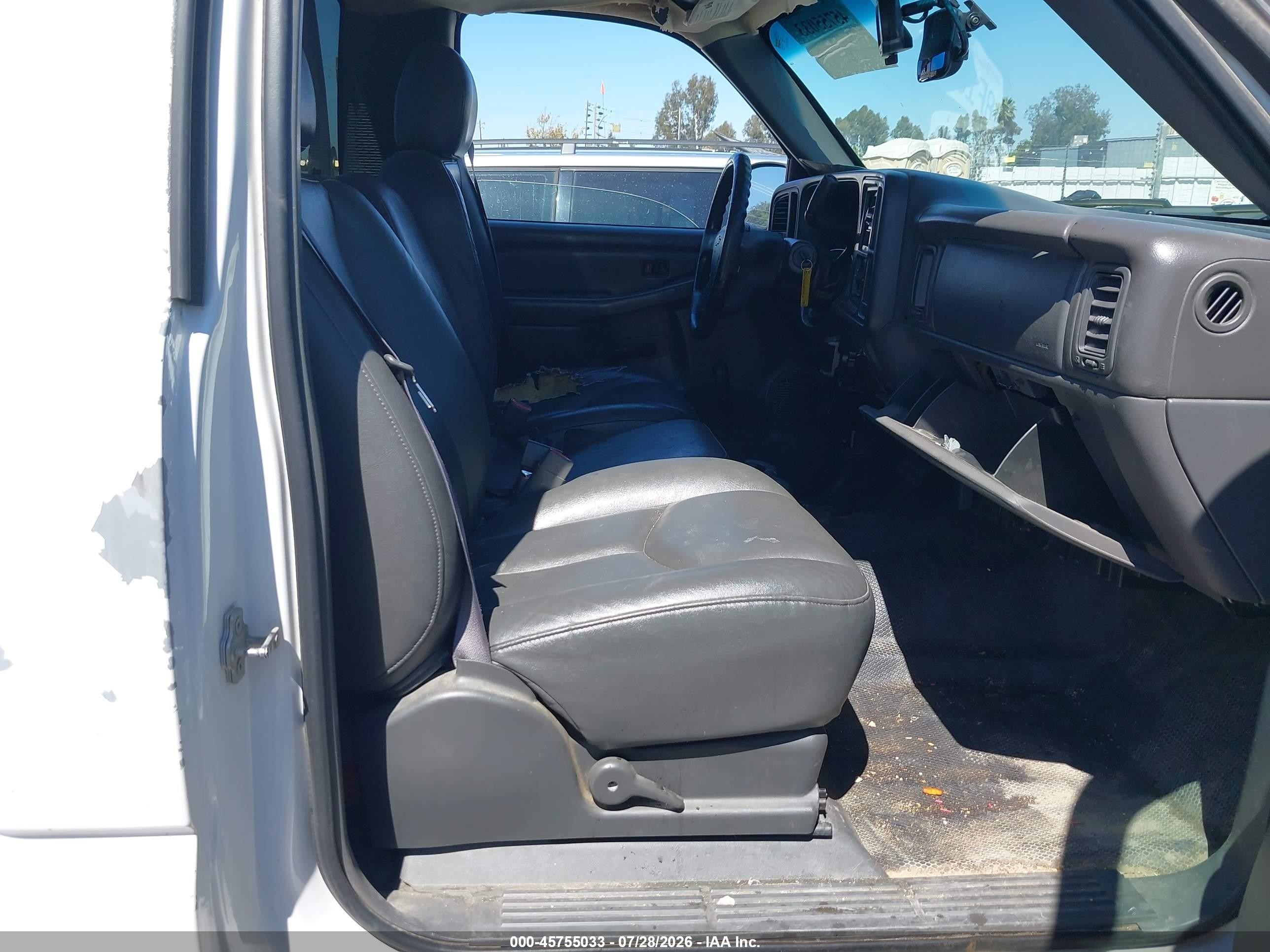 2006 Chevrolet Silverado 1500 Work Truck White vin: 3GCEC14V46G189877