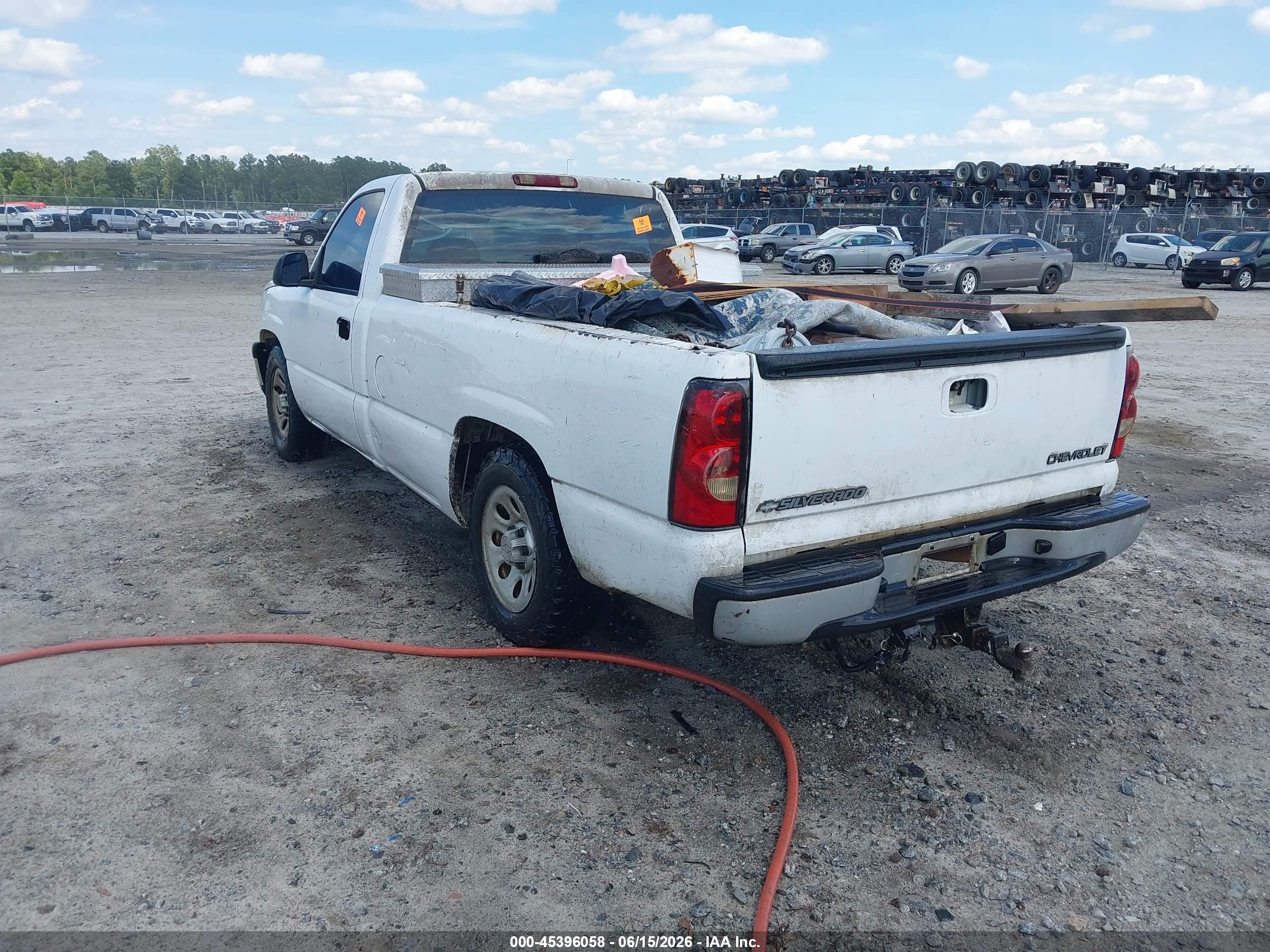 2006 Chevrolet Silverado 1500 Work Truck White vin: 3GCEC14V56G220327