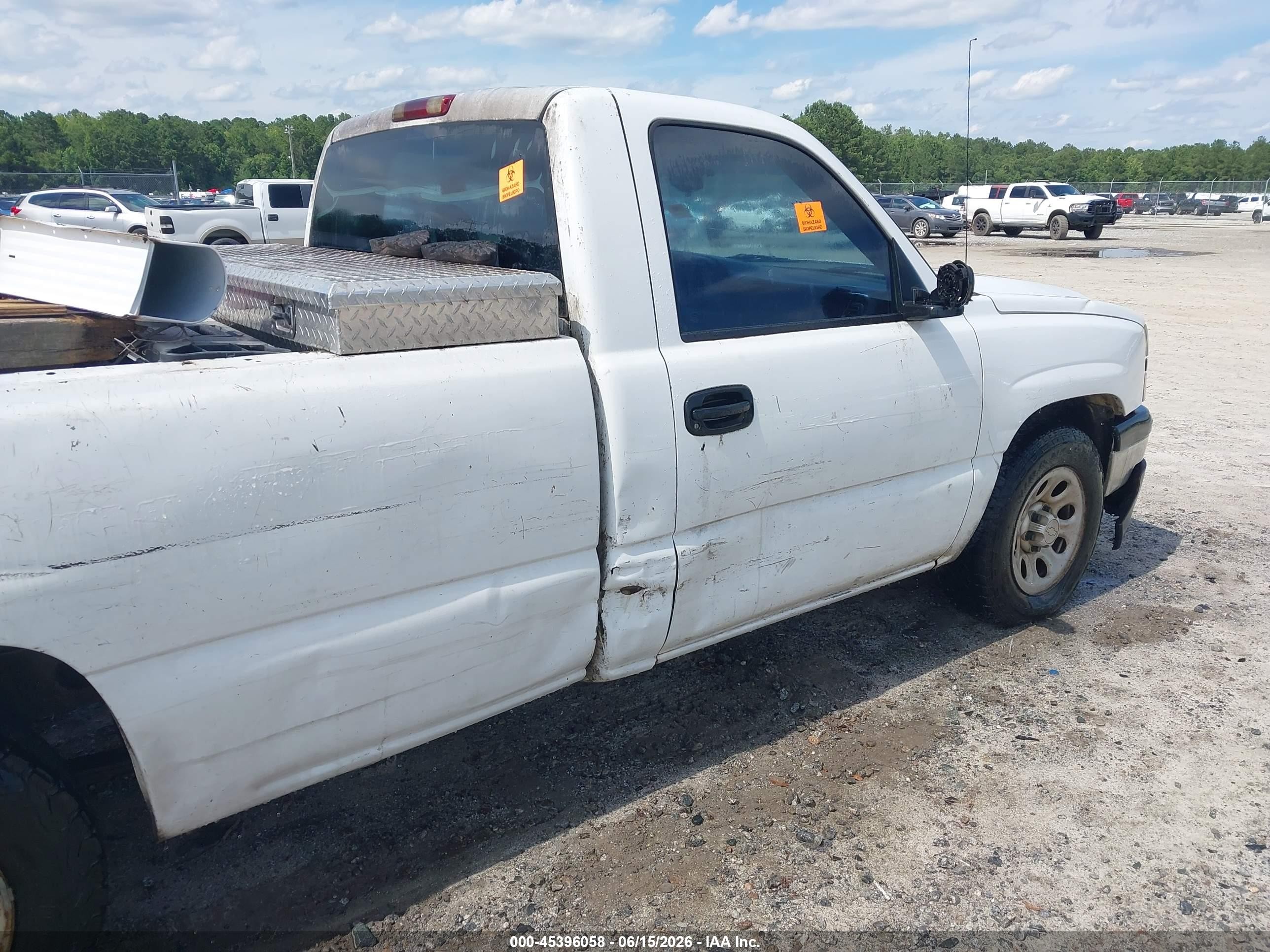 2006 Chevrolet Silverado 1500 Work Truck White vin: 3GCEC14V56G220327