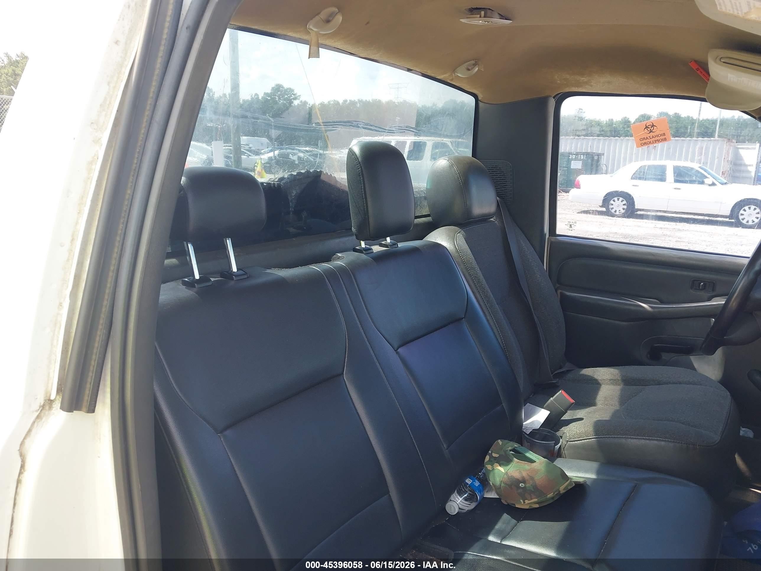 2006 Chevrolet Silverado 1500 Work Truck White vin: 3GCEC14V56G220327