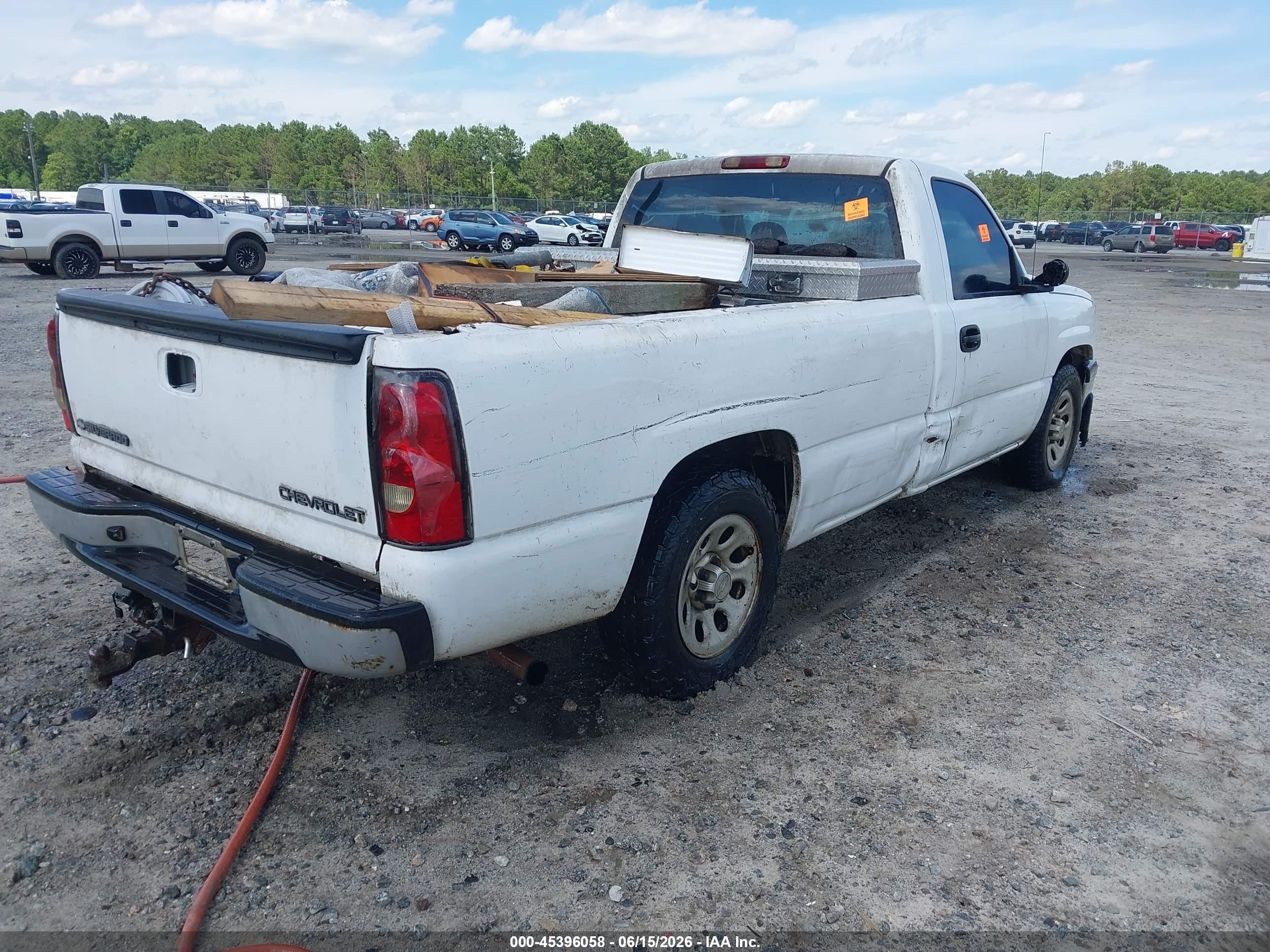 2006 Chevrolet Silverado 1500 Work Truck White vin: 3GCEC14V56G220327