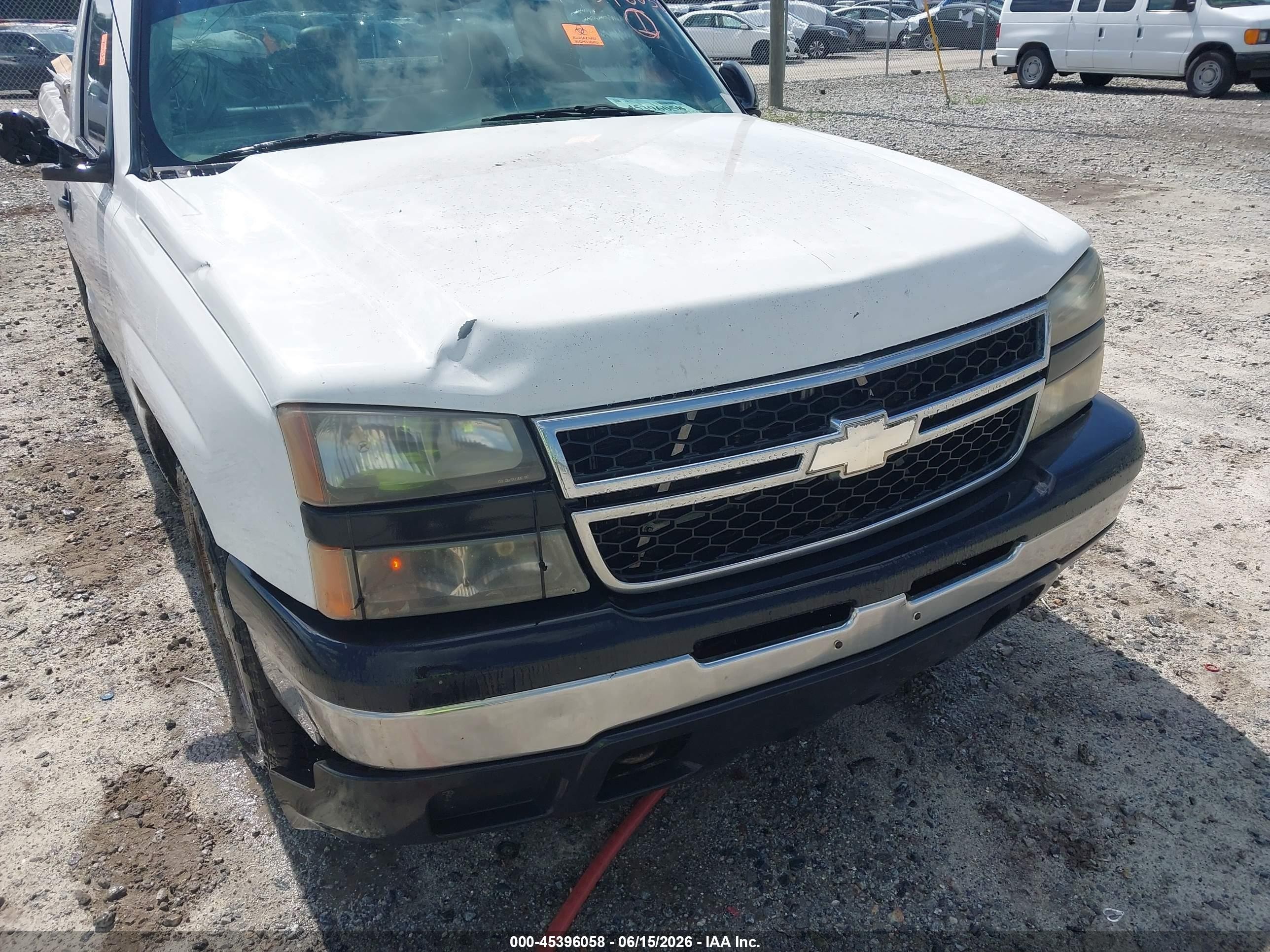 2006 Chevrolet Silverado 1500 Work Truck White vin: 3GCEC14V56G220327