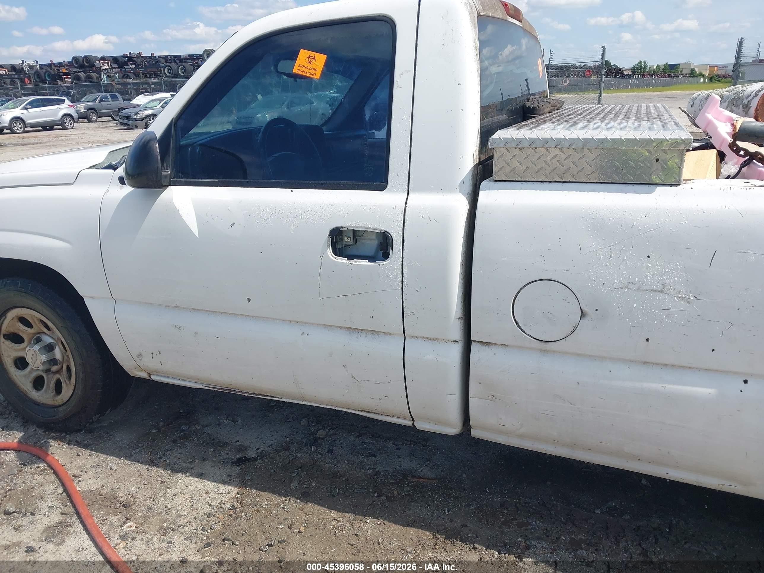 2006 Chevrolet Silverado 1500 Work Truck White vin: 3GCEC14V56G220327