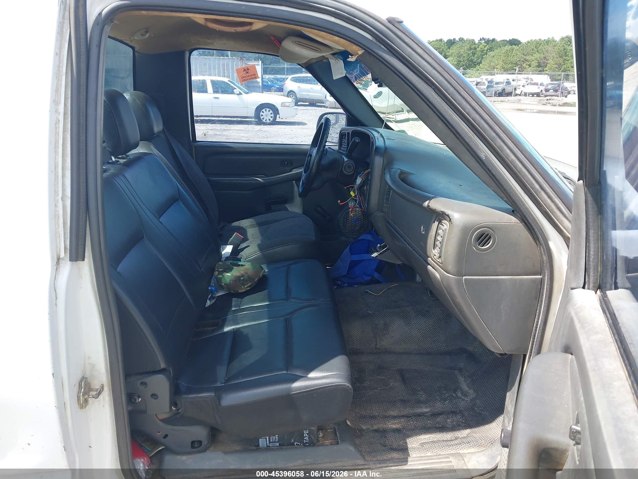 2006 Chevrolet Silverado 1500 Work Truck White vin: 3GCEC14V56G220327