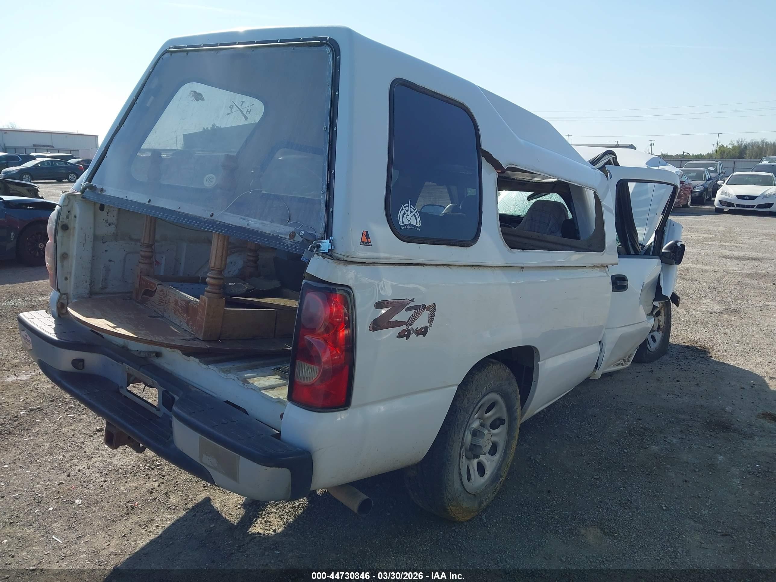 2006 Chevrolet Silverado 1500 Work Truck White vin: 3GCEC14V76G142522