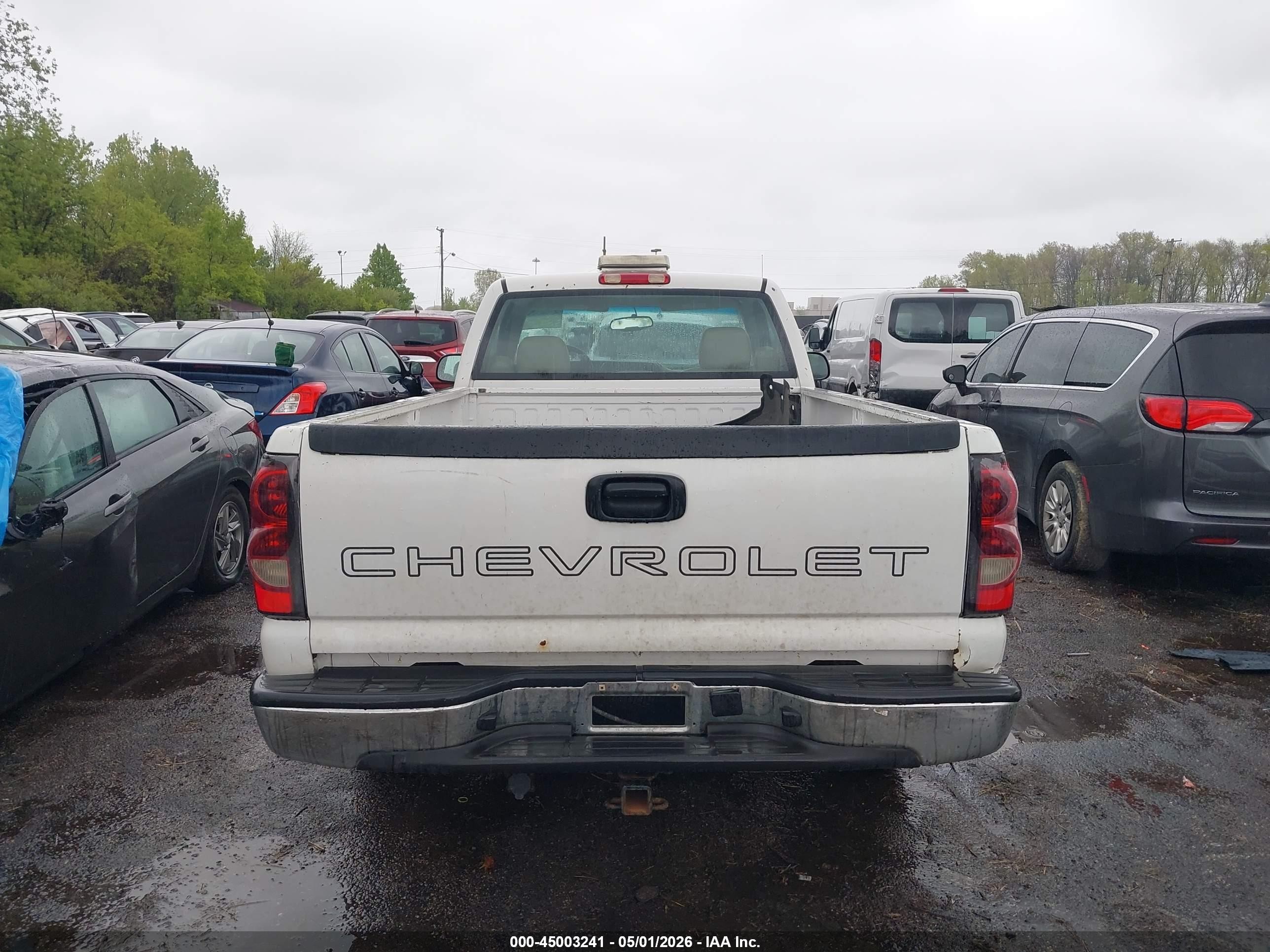 2006 Chevrolet Silverado 1500 Work Truck White vin: 3GCEC14V76G218949