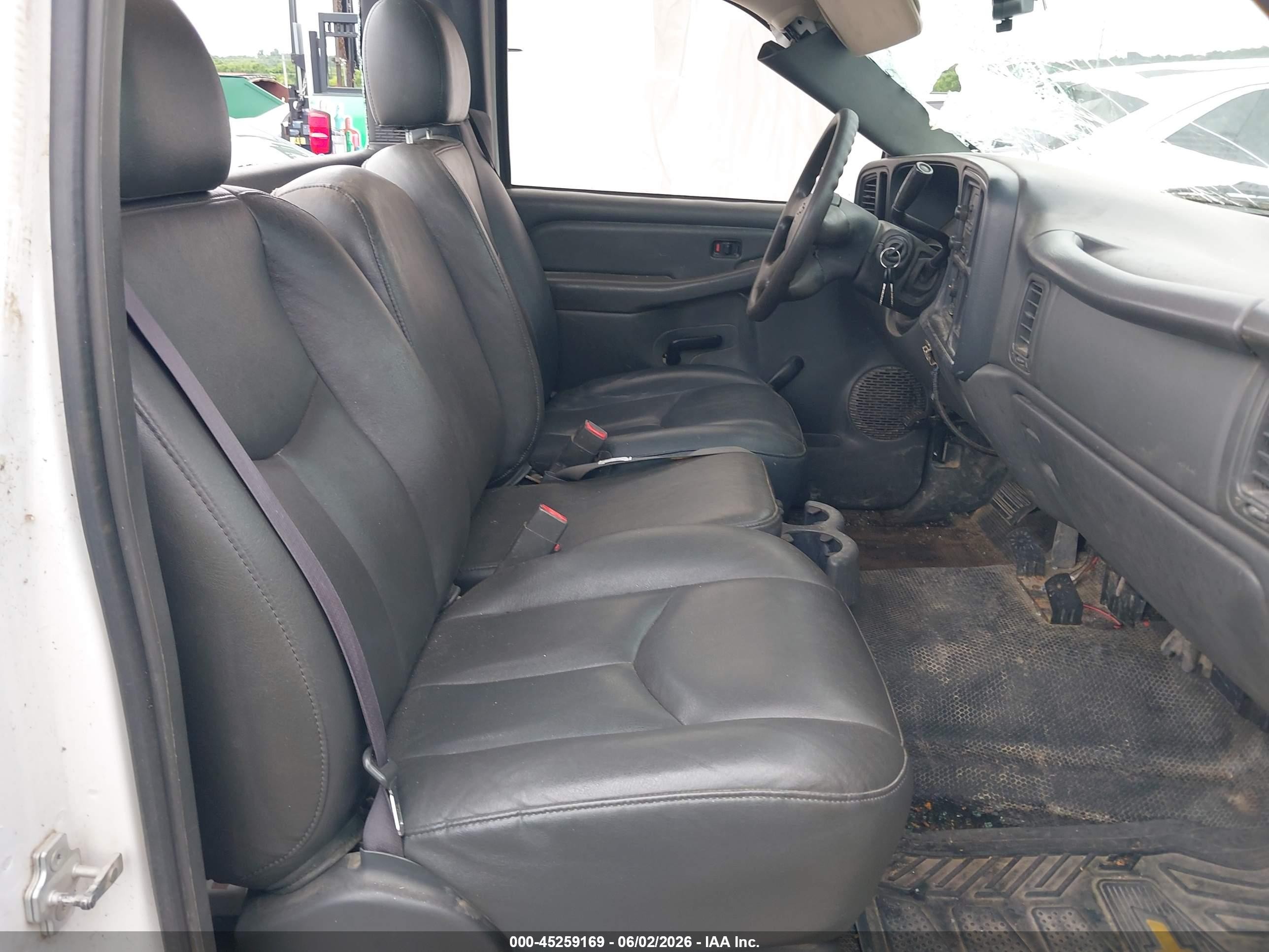 2006 Chevrolet Silverado 1500 Work Truck White vin: 3GCEC14V86G226896
