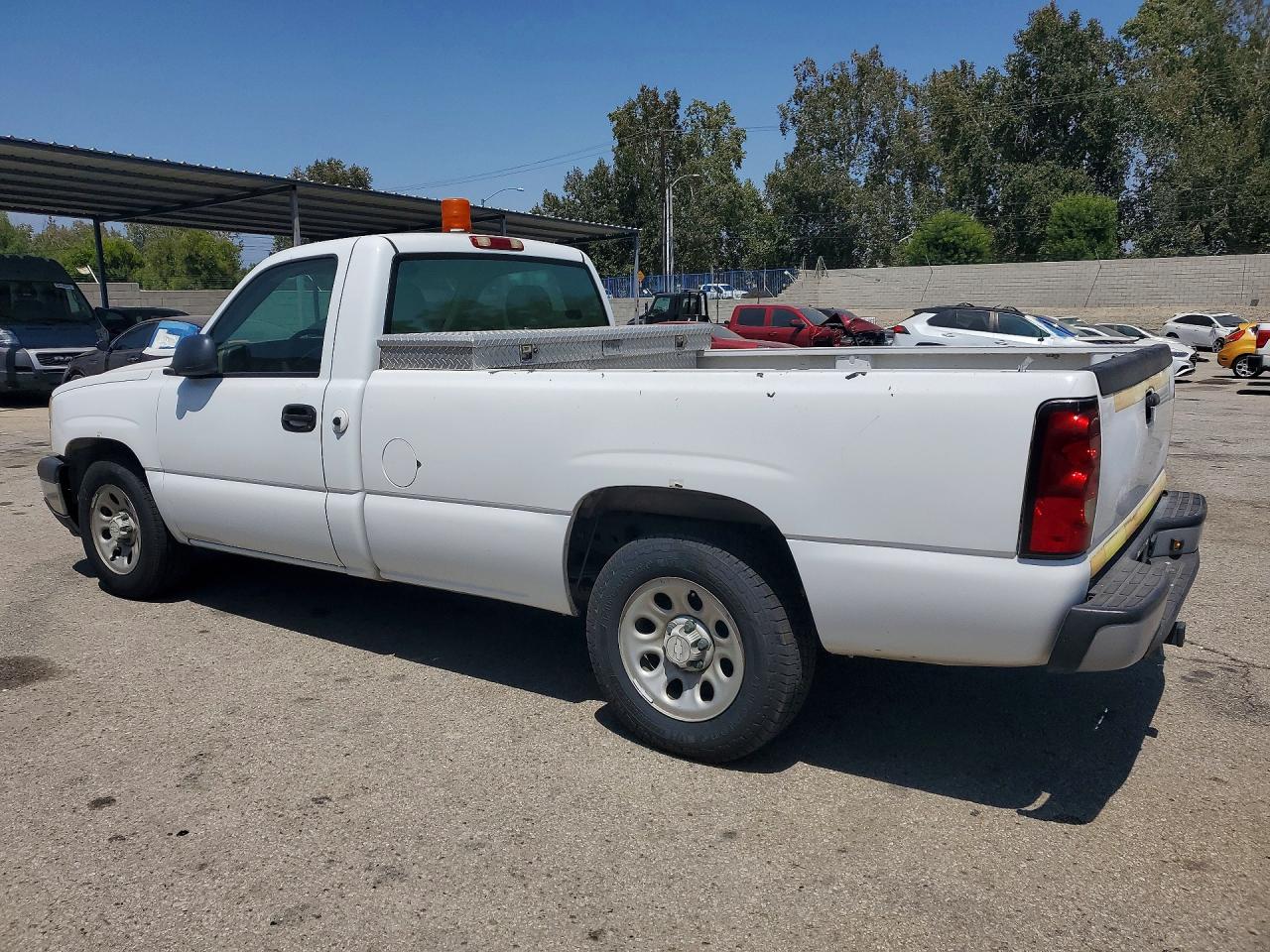 2007 Chevrolet Silverado C1500 Classic White vin: 3GCEC14V87G175207