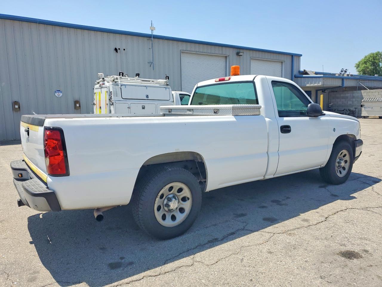 2007 Chevrolet Silverado C1500 Classic White vin: 3GCEC14V87G175207