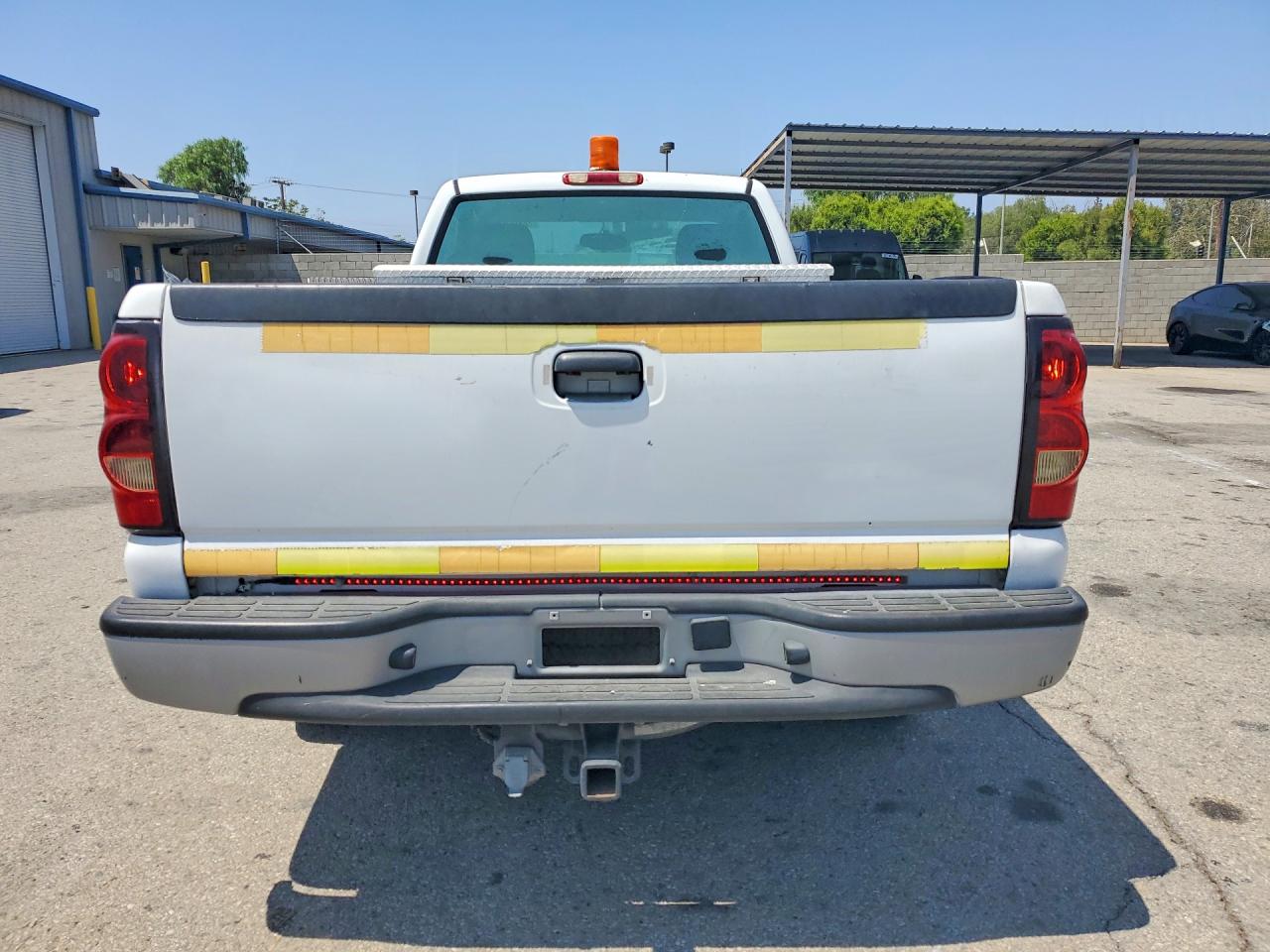 2007 Chevrolet Silverado C1500 Classic White vin: 3GCEC14V87G175207