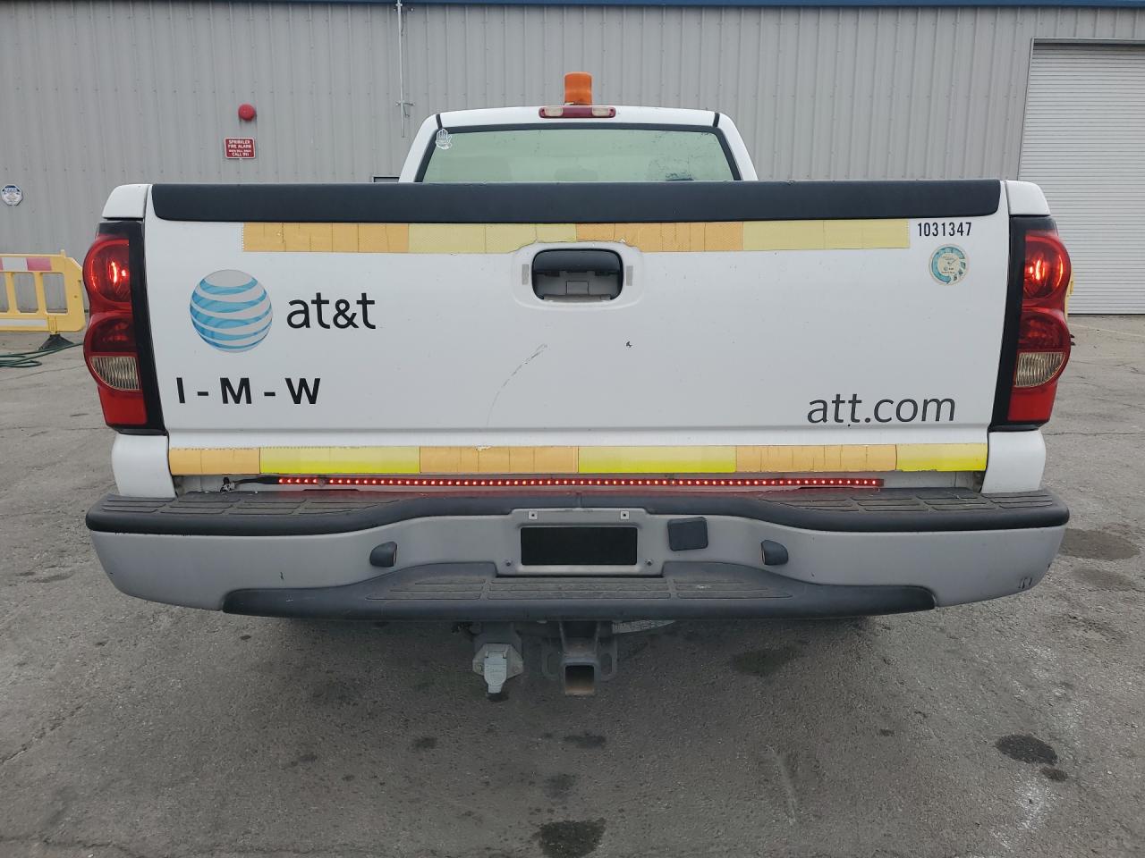 2007 Chevrolet Silverado C1500 Classic White vin: 3GCEC14V87G175207 Damage: Tailgate, Chipped, 10 Or More