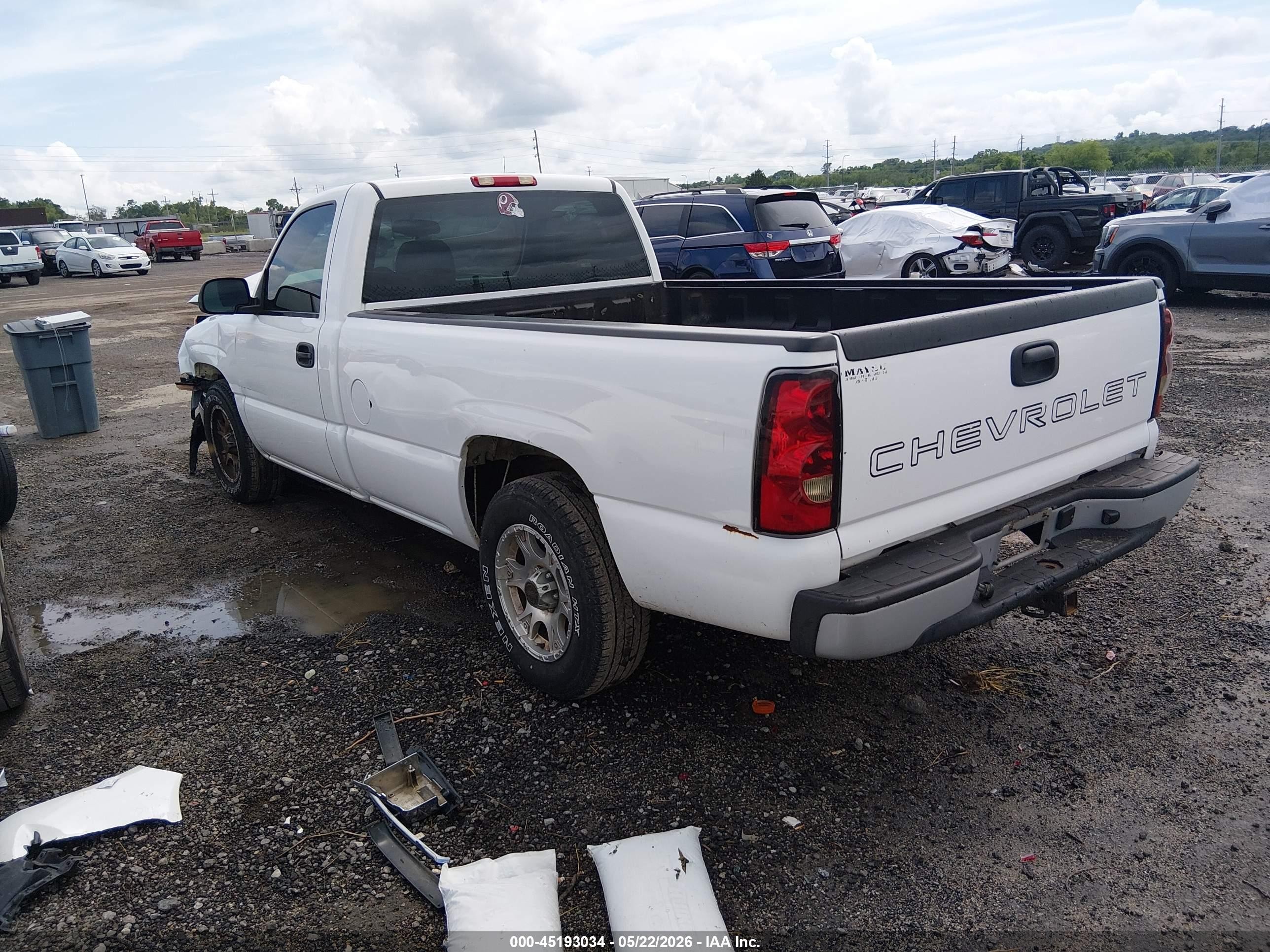 2007 Chevrolet Silverado 1500 Classic Work Truck White vin: 3GCEC14X07G214289