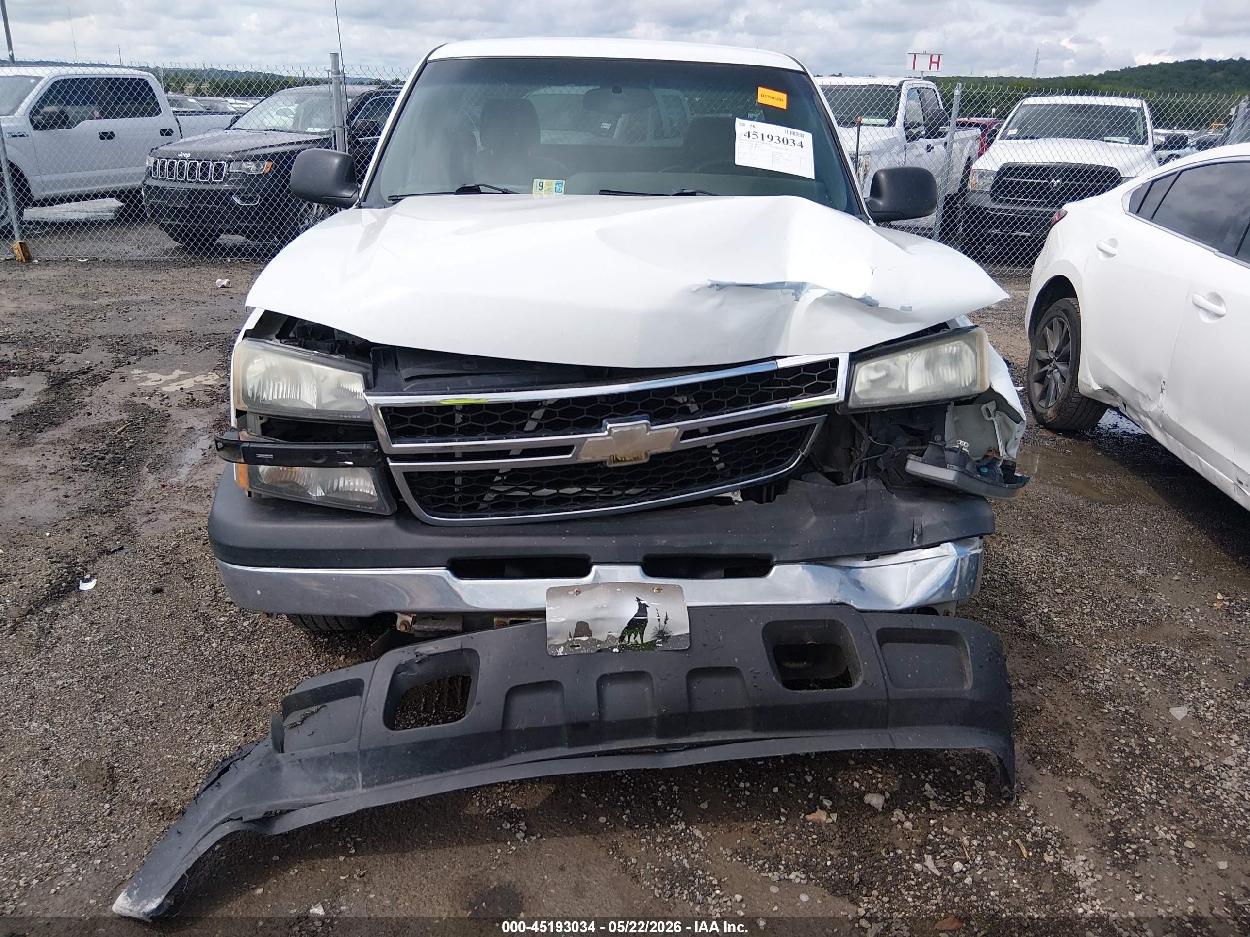 2007 Chevrolet Silverado 1500 Classic Work Truck White vin: 3GCEC14X07G214289