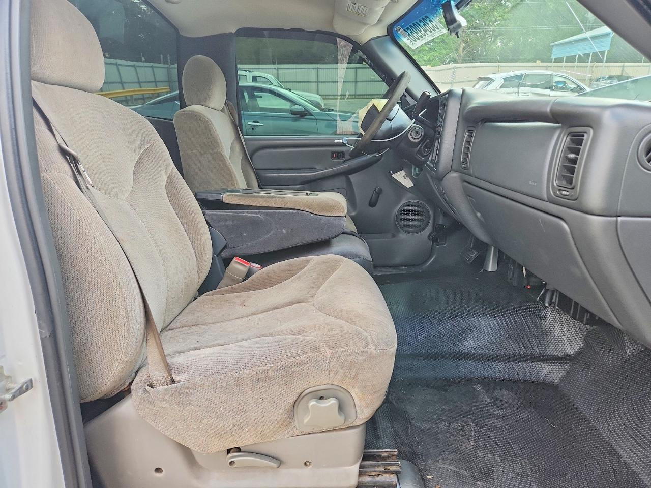 2006 Chevrolet Silverado C1500 White vin: 3GCEC14X26G271561