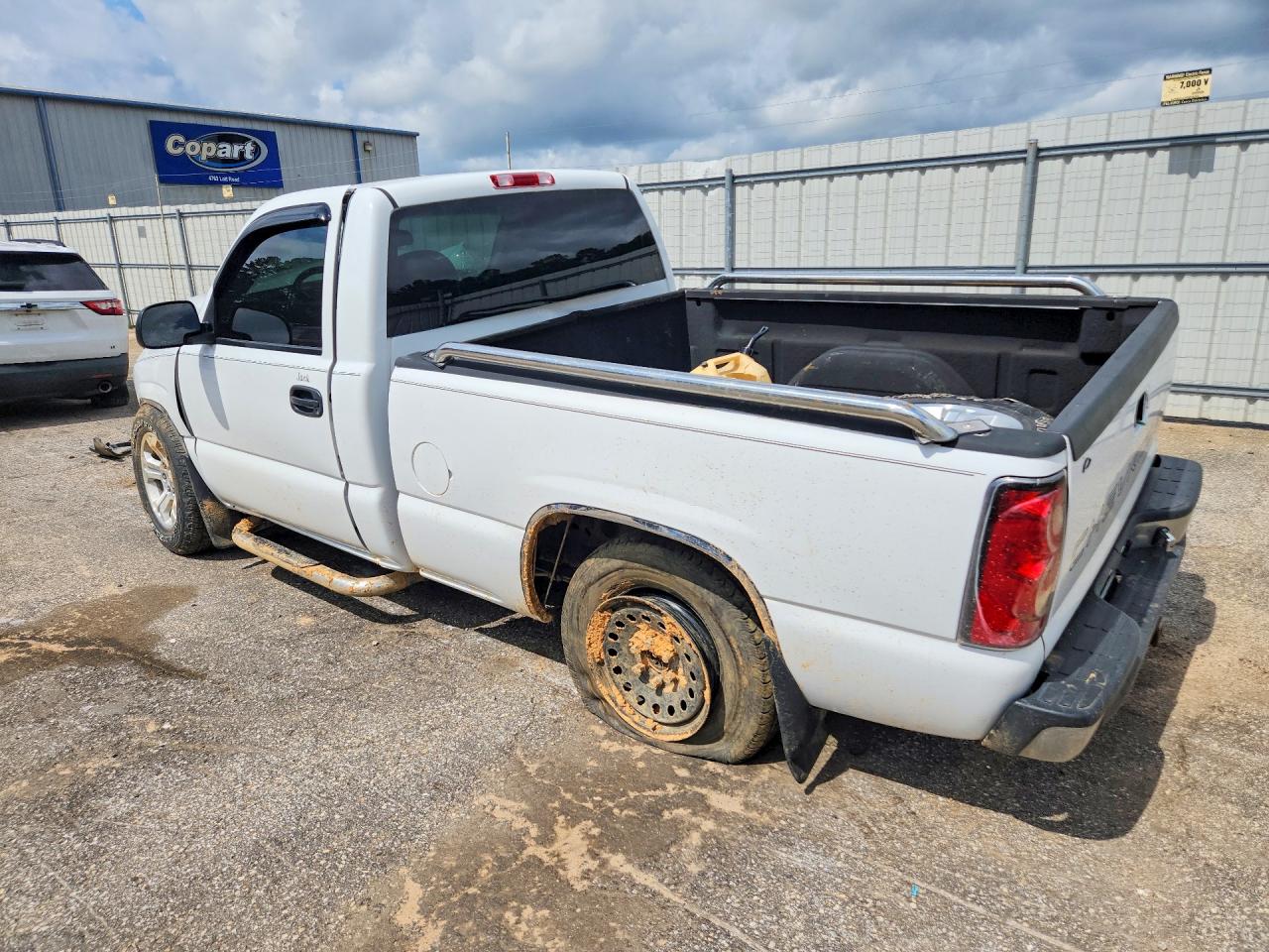 2006 Chevrolet Silverado C1500 White vin: 3GCEC14X26G271561