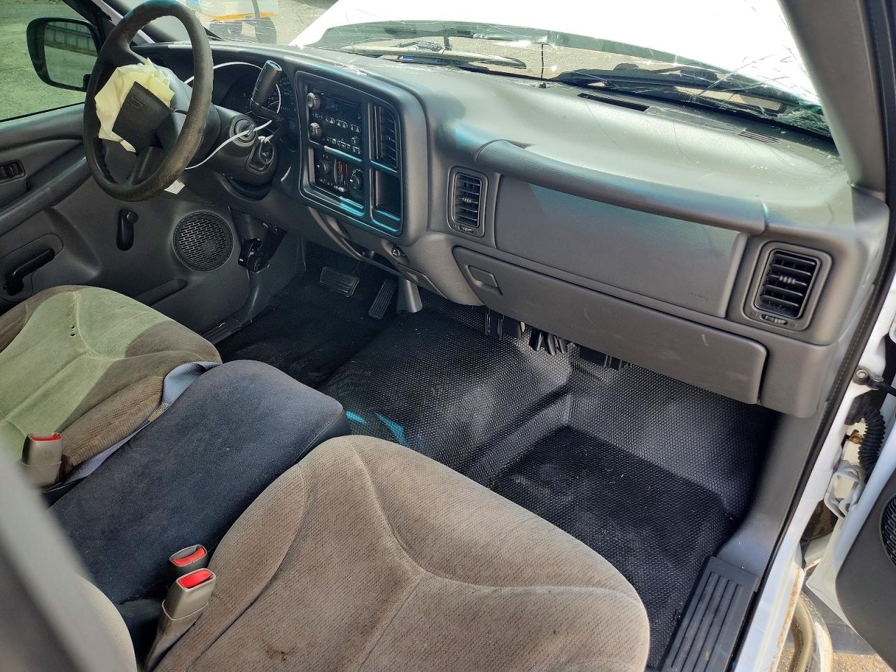 2006 Chevrolet Silverado C1500 White vin: 3GCEC14X26G271561