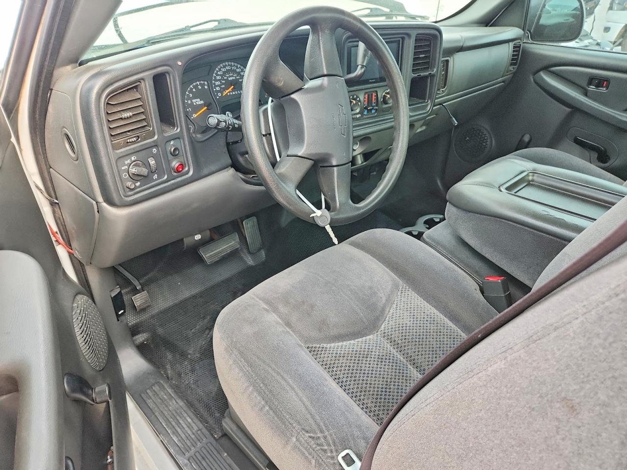 2007 Chevrolet Silverado C1500 Classic White vin: 3GCEC14X27G151373