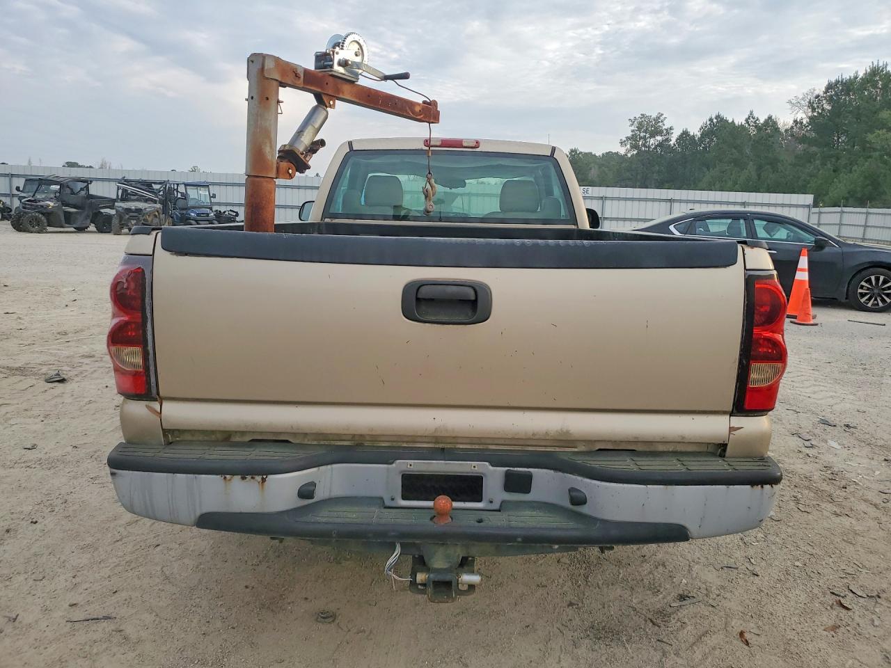 2006 Chevrolet Silverado C1500 Gold vin: 3GCEC14X36G160145