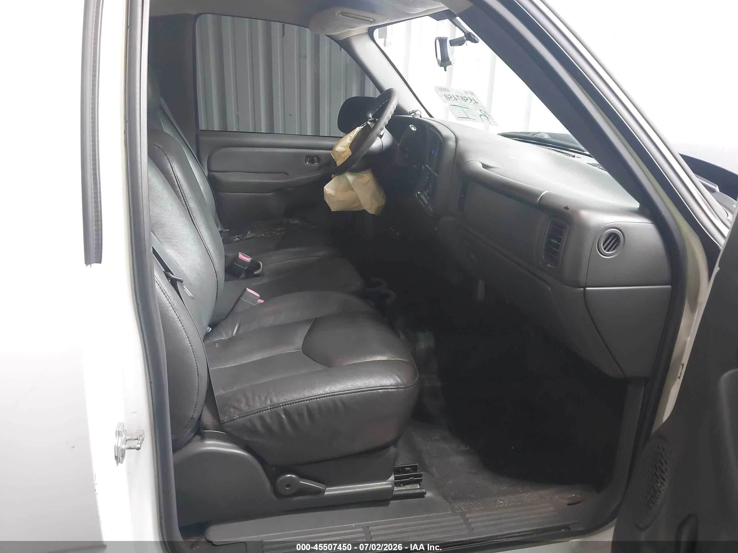 2006 Chevrolet Silverado 1500 Work Truck White vin: 3GCEC14X36G174708