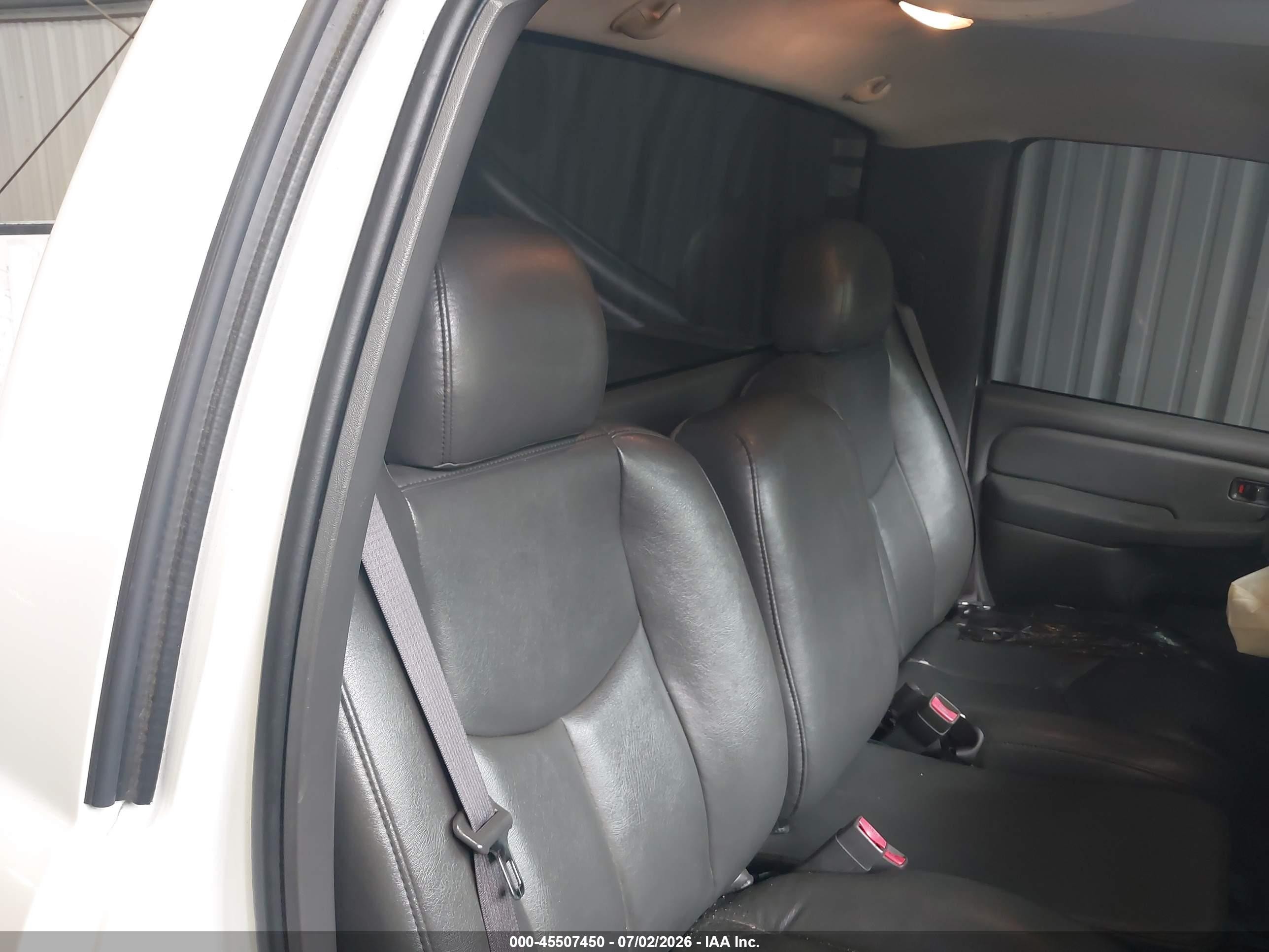2006 Chevrolet Silverado 1500 Work Truck White vin: 3GCEC14X36G174708