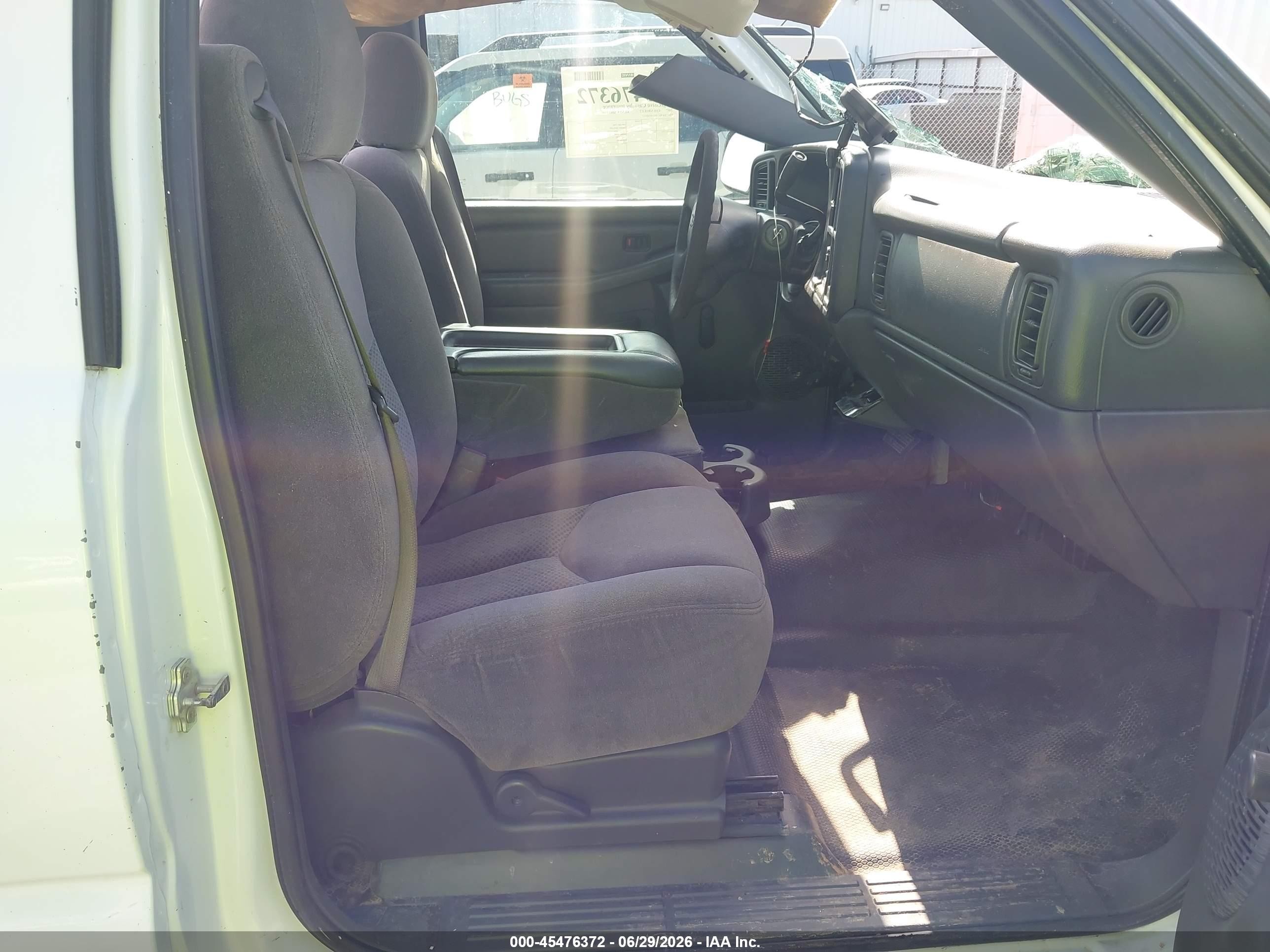 2007 Chevrolet Silverado 1500 Classic Work Truck White vin: 3GCEC14X37G185127