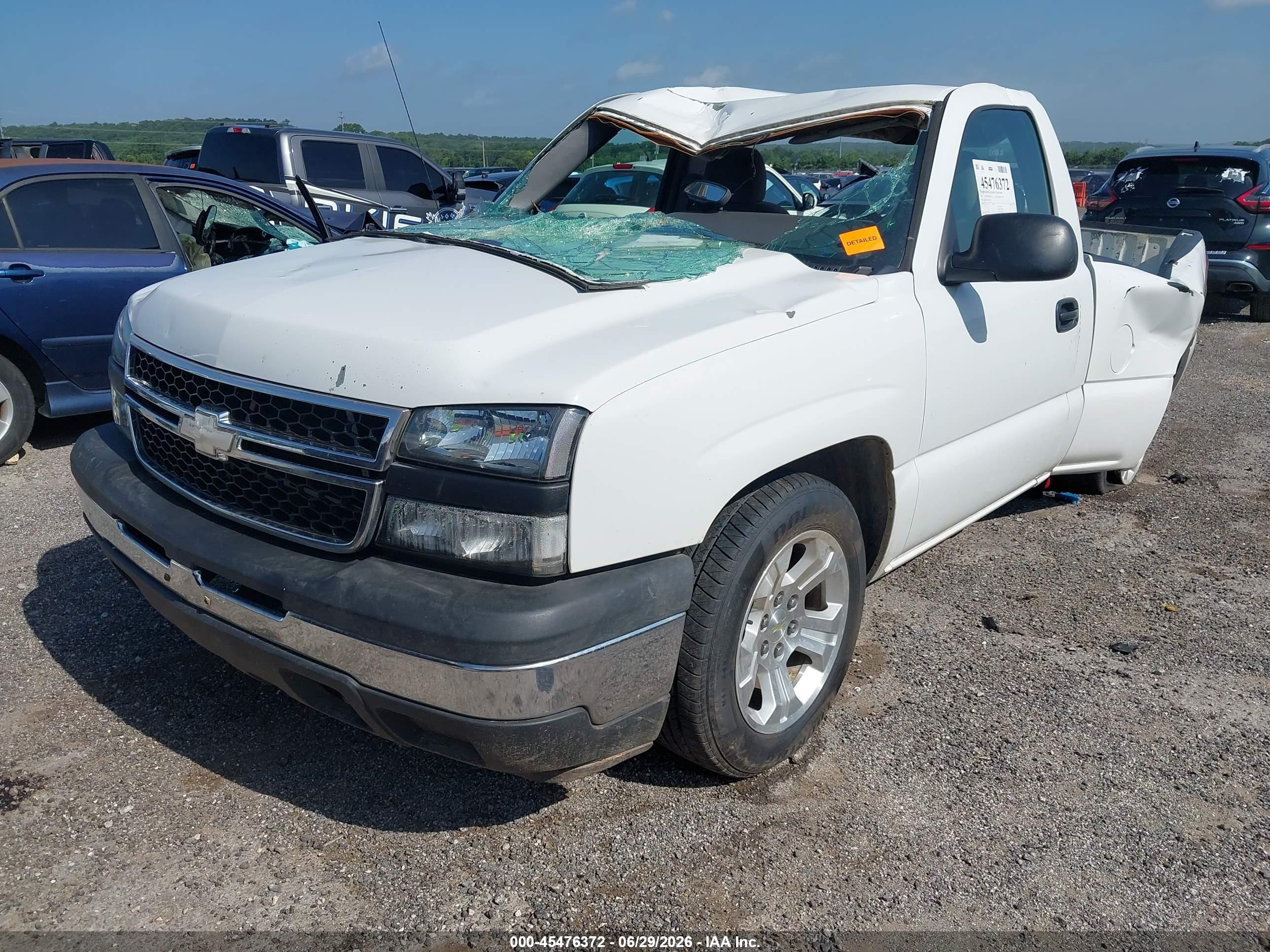 2007 Chevrolet Silverado 1500 Classic Work Truck White vin: 3GCEC14X37G185127