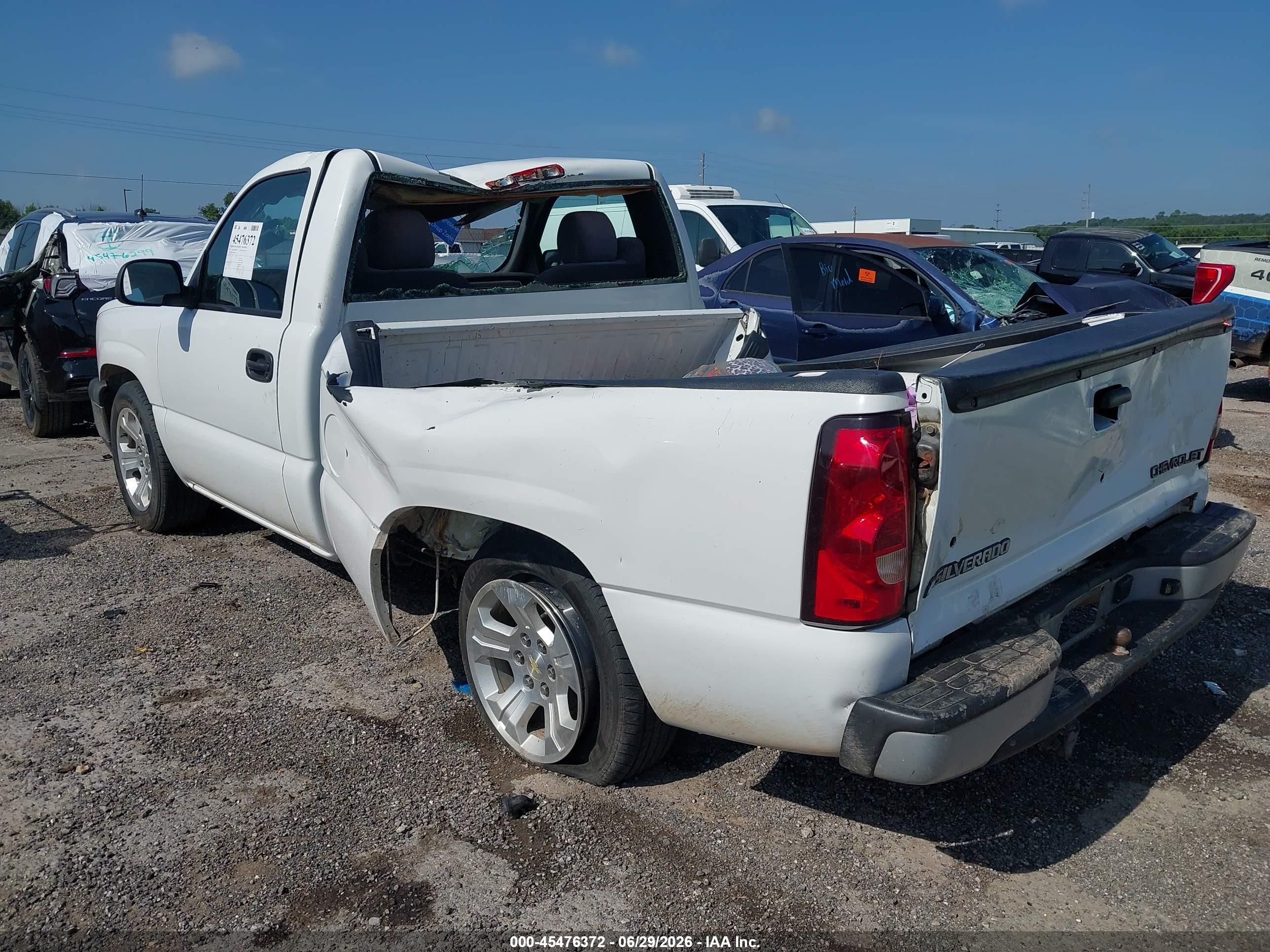 2007 Chevrolet Silverado 1500 Classic Work Truck White vin: 3GCEC14X37G185127