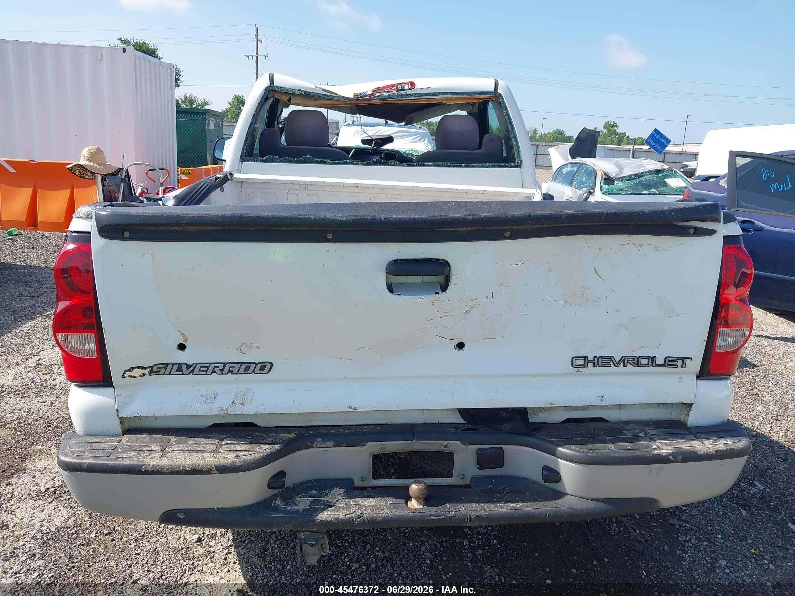 2007 Chevrolet Silverado 1500 Classic Work Truck White vin: 3GCEC14X37G185127
