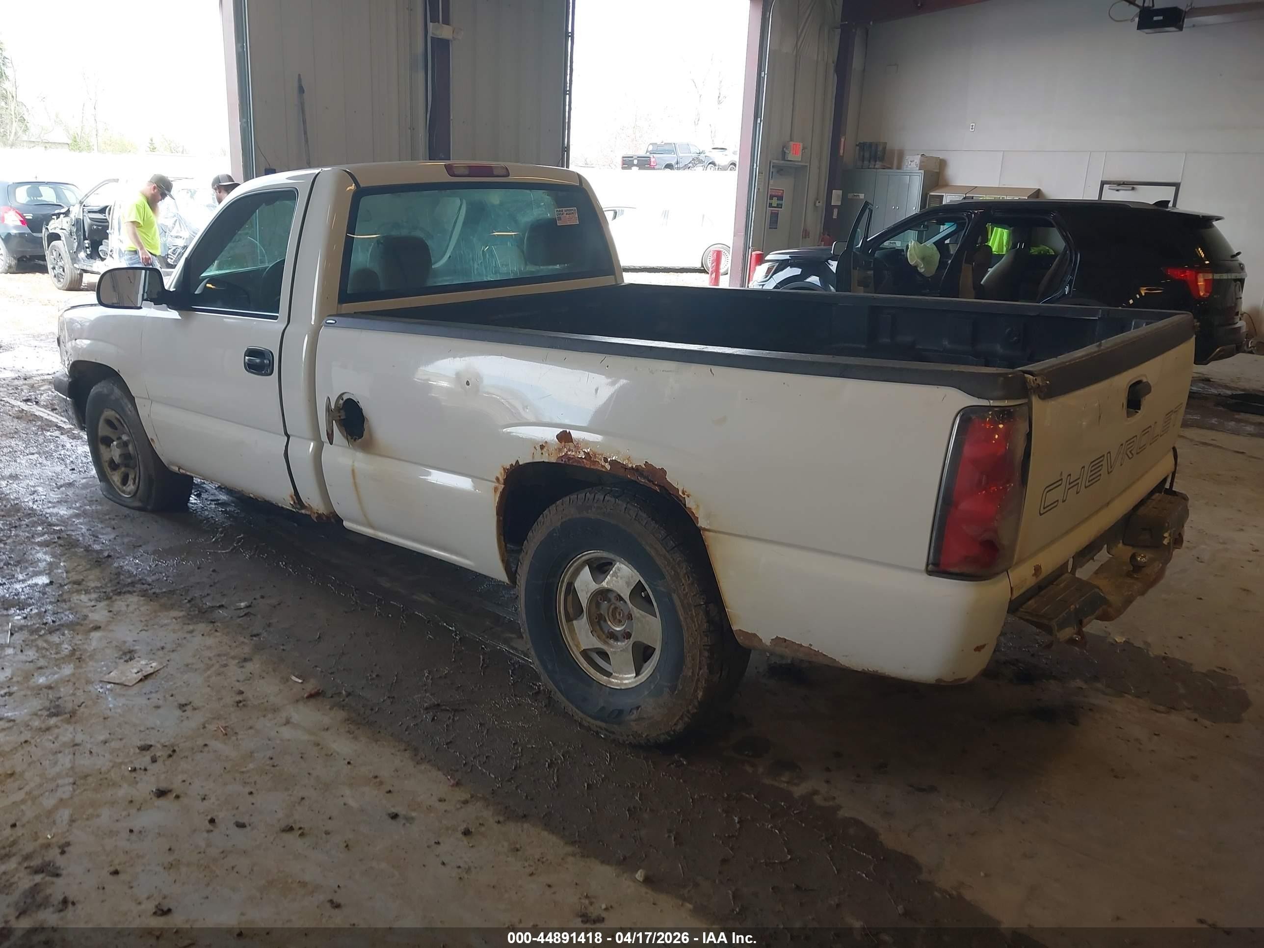 2006 Chevrolet Silverado 1500 Work Truck White vin: 3GCEC14X46G155567