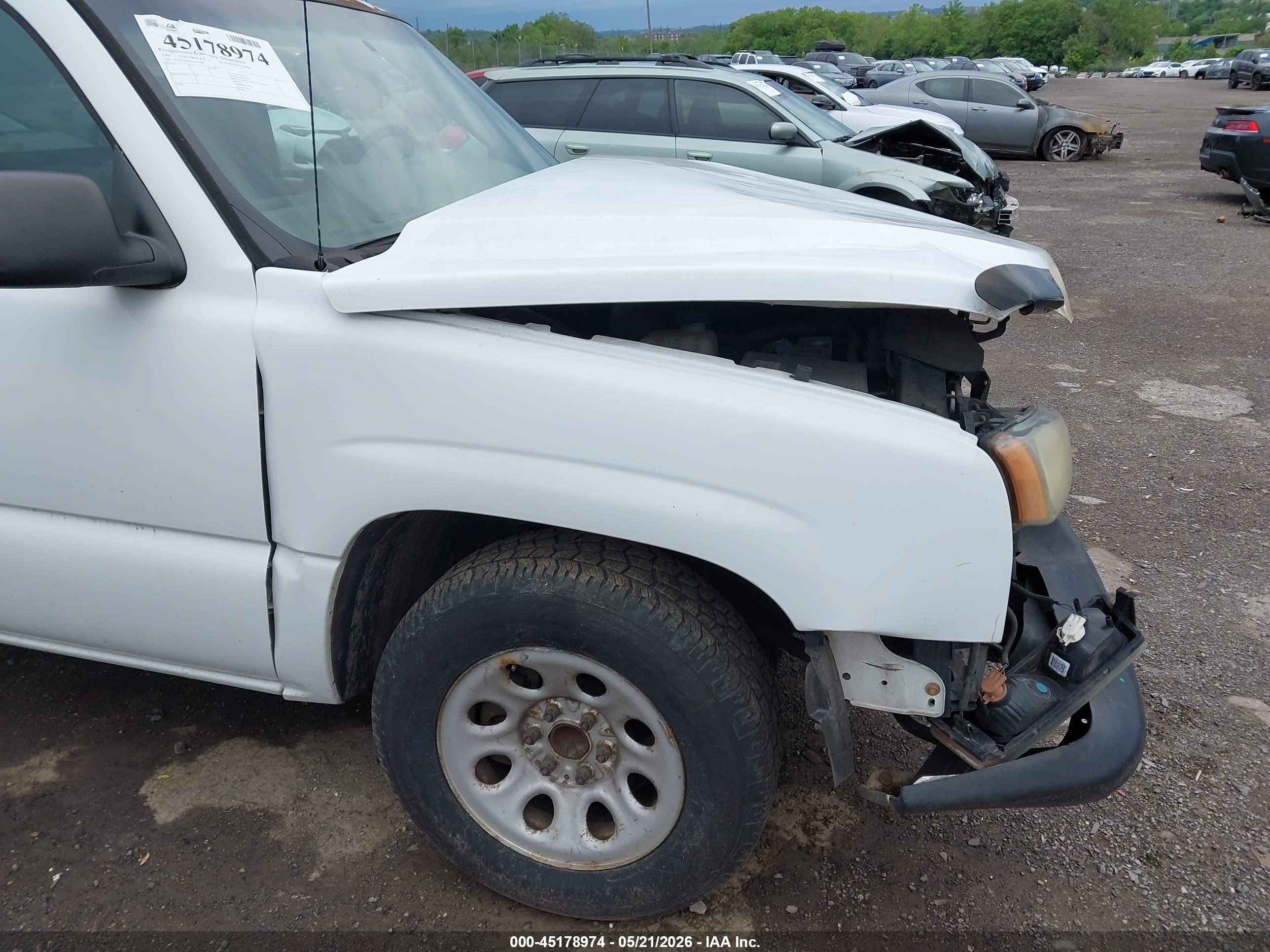 2007 Chevrolet Silverado 1500 Classic Work Truck White vin: 3GCEC14X47G203280