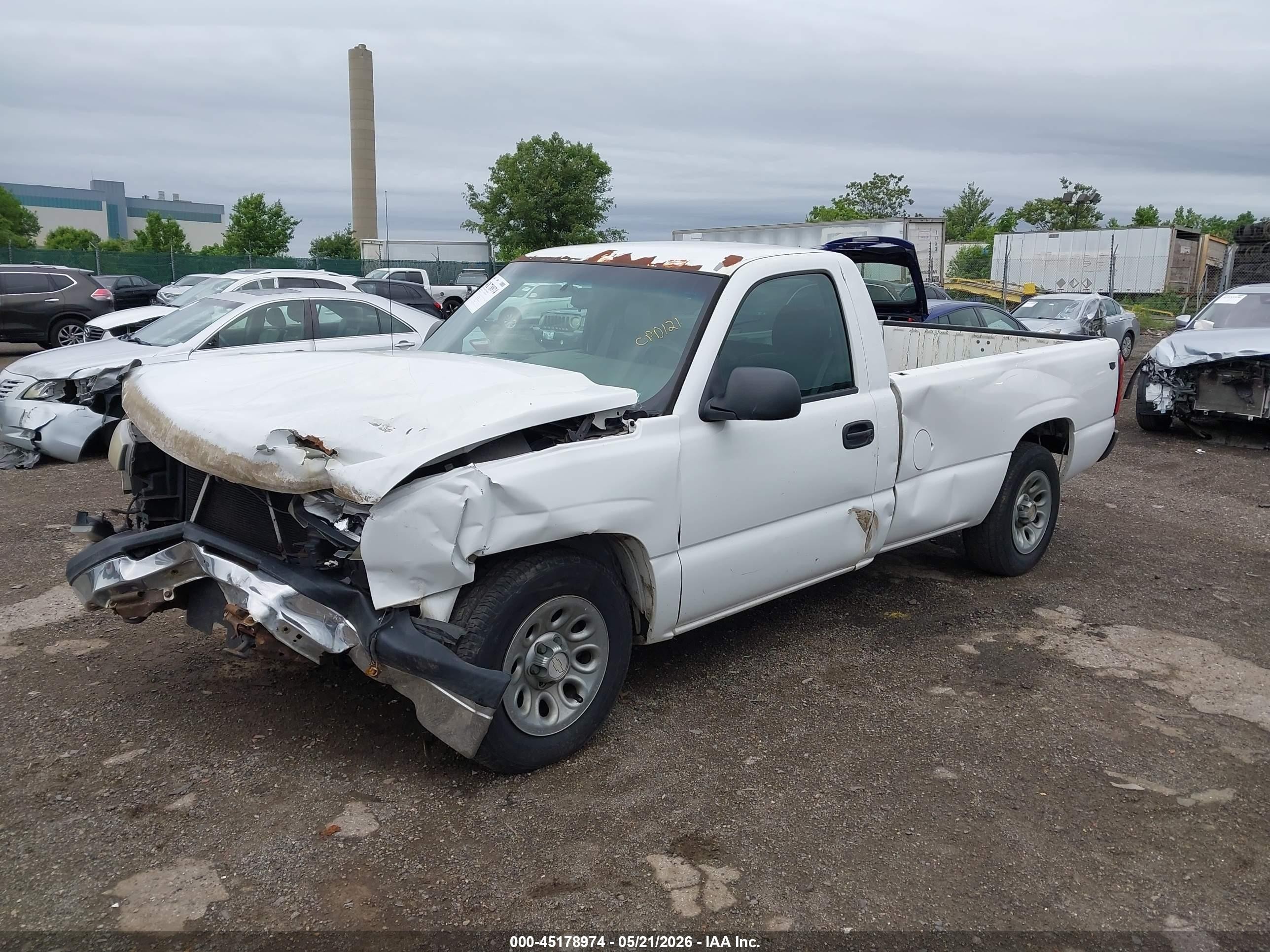 2007 Chevrolet Silverado 1500 Classic Work Truck White vin: 3GCEC14X47G203280