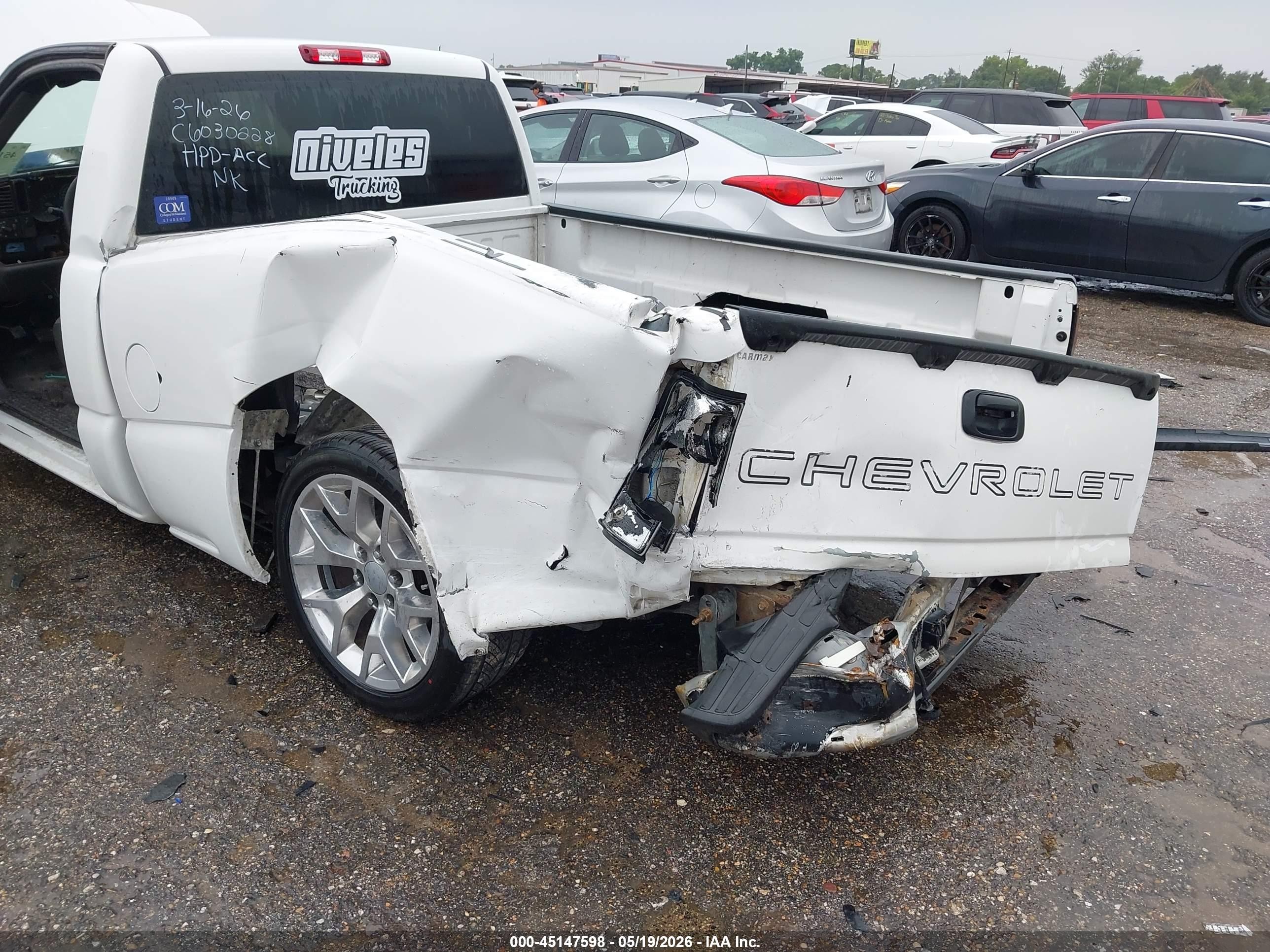 2006 Chevrolet Silverado 1500 Work Truck White vin: 3GCEC14X56G221222
