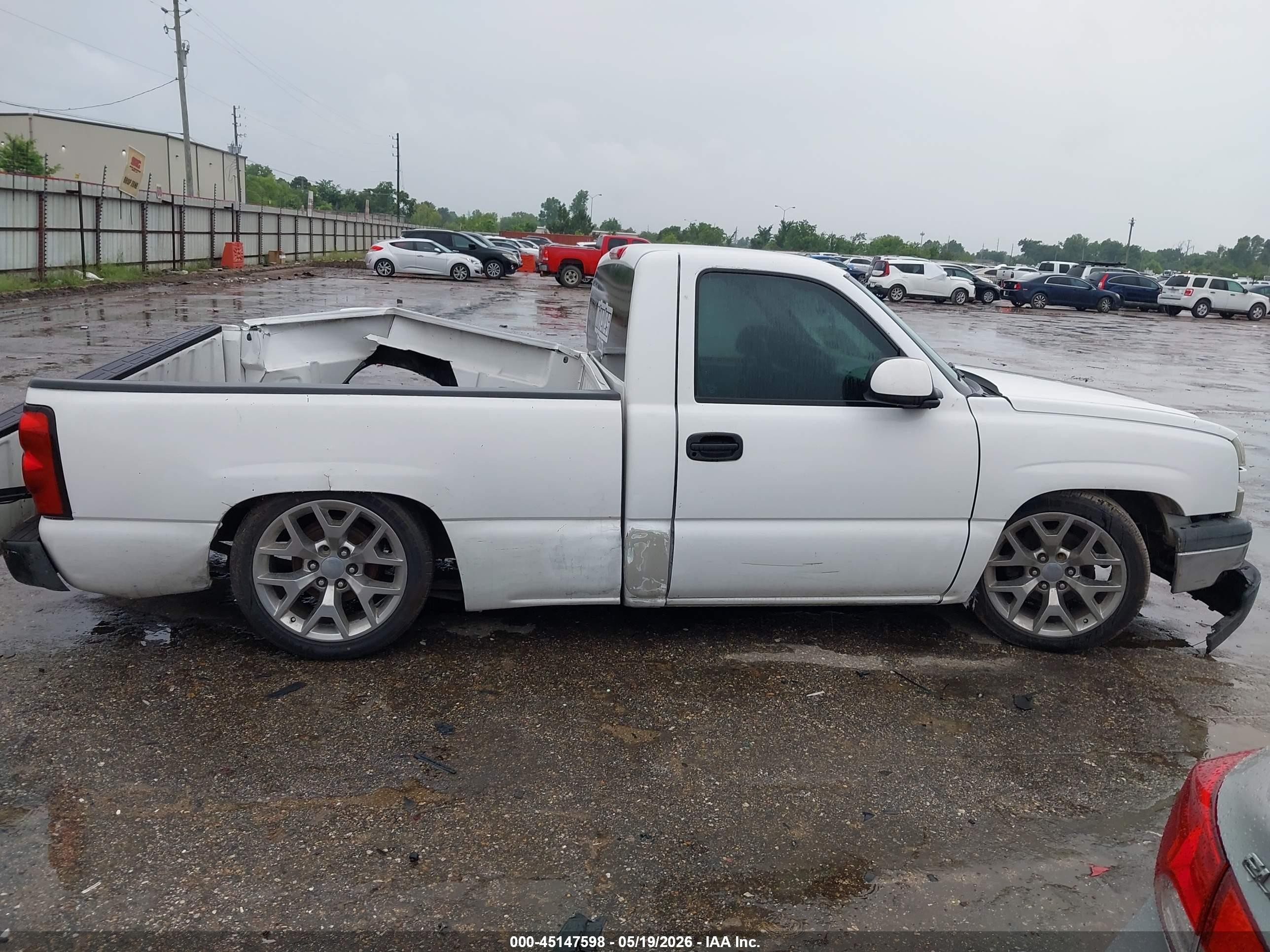 2006 Chevrolet Silverado 1500 Work Truck White vin: 3GCEC14X56G221222
