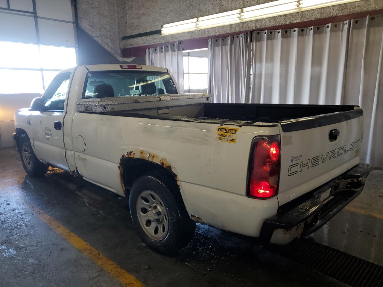 2006 Chevrolet Silverado C1500 White vin: 3GCEC14X76G164991 Damage: Left Bed Side, Rust, Severe Damage