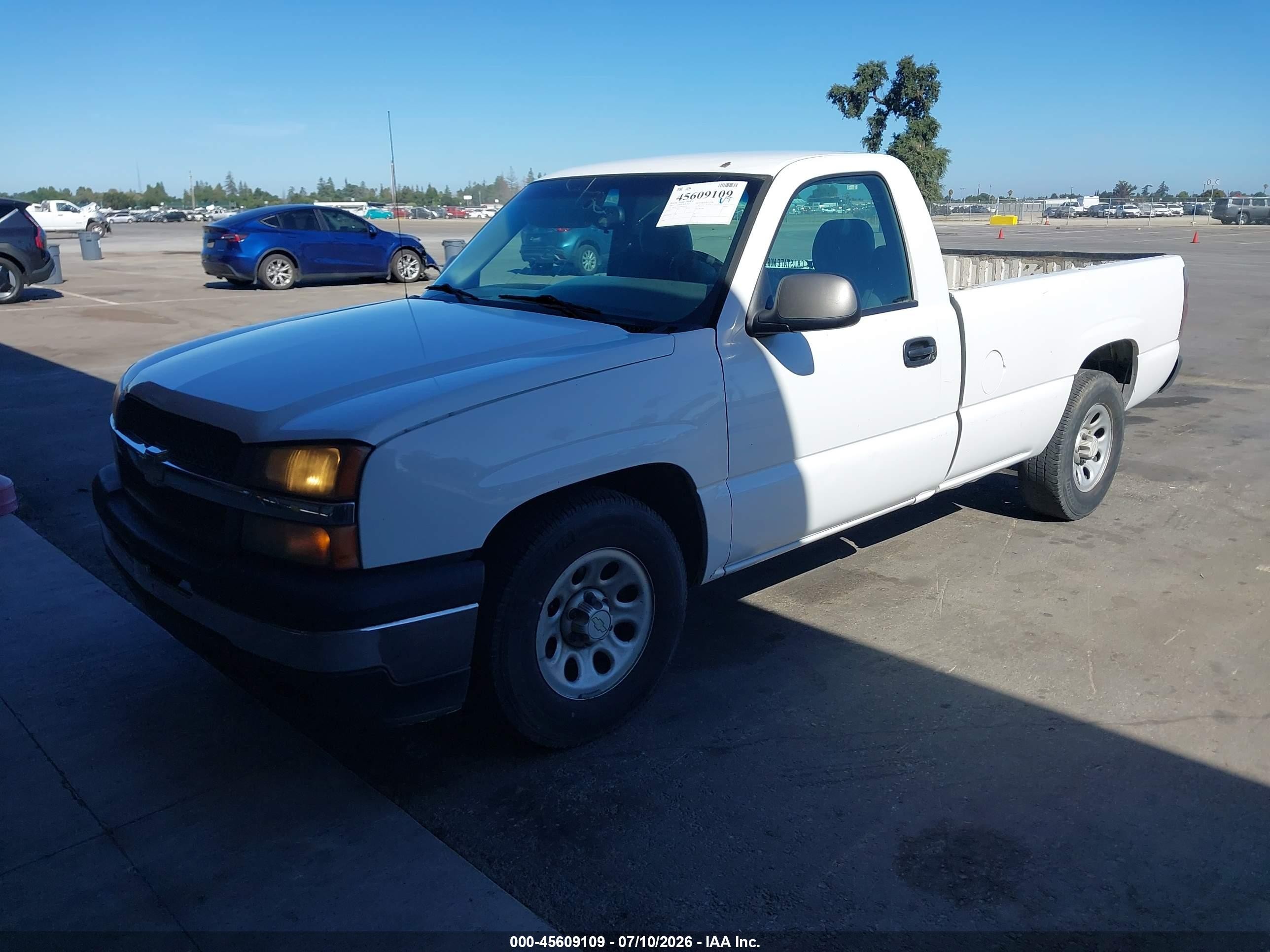 2007 Chevrolet Silverado 1500 Classic Work Truck White vin: 3GCEC14X77G256779