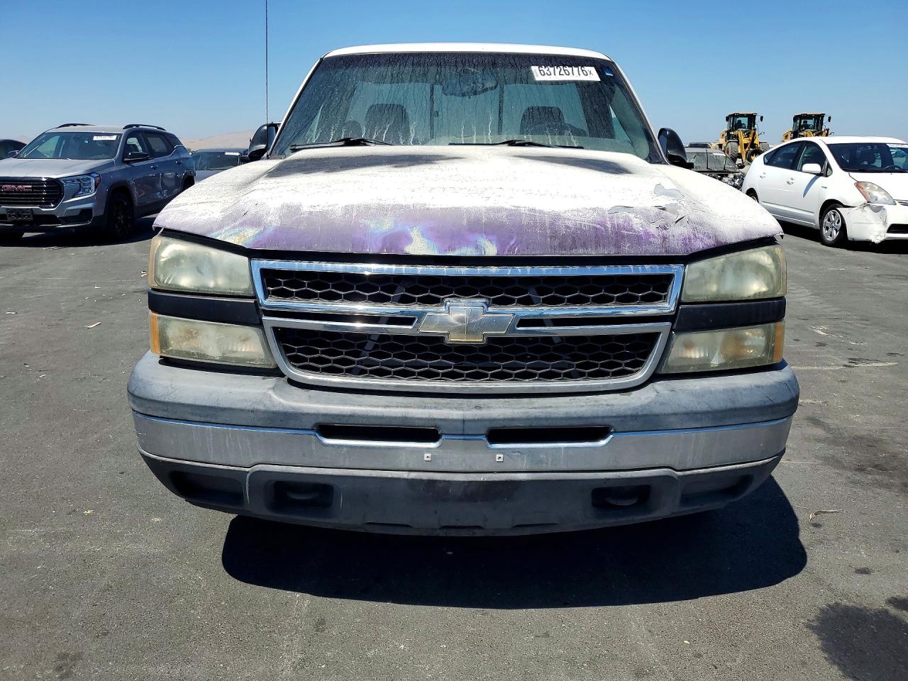 2006 Chevrolet Silverado C1500 White vin: 3GCEC14X86G207010