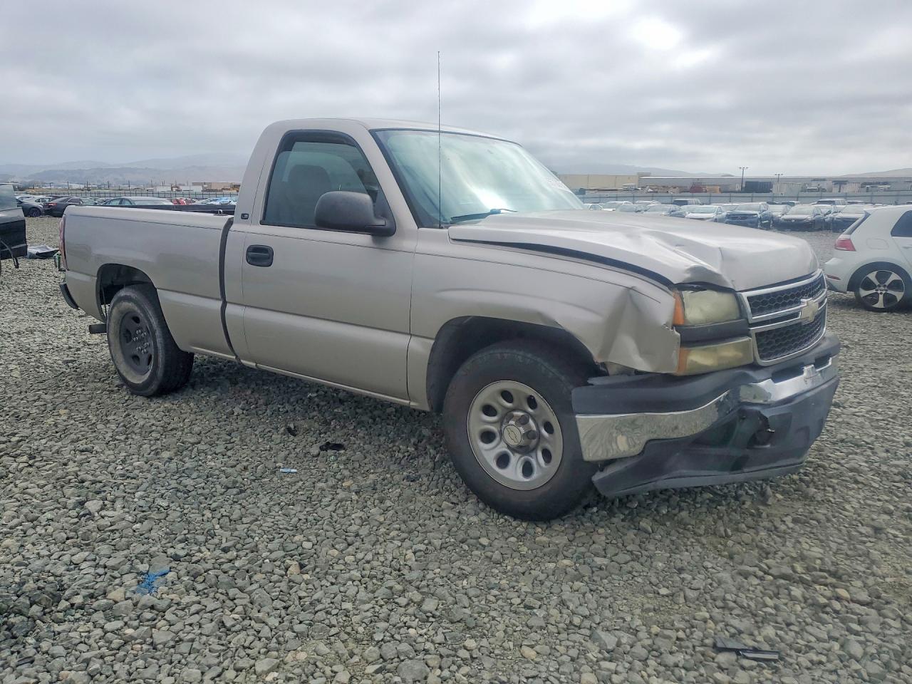 2006 Chev Silverado Tan vin: 3GCEC14X96G166581